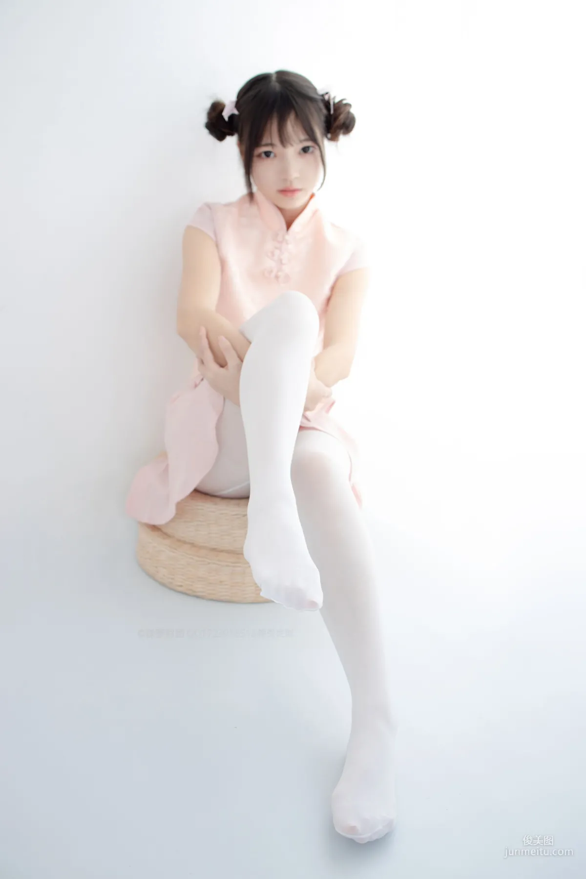 80D白丝踩物 [森萝财团] [X-052] 写真集57