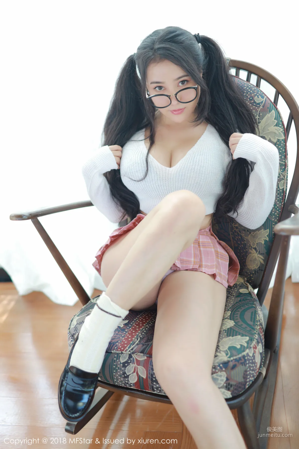 Manuela瑪魯娜《眼睛OL+無可比拟美臀誘惑》 [模範學院MFStar] Vol.168 寫真集 9