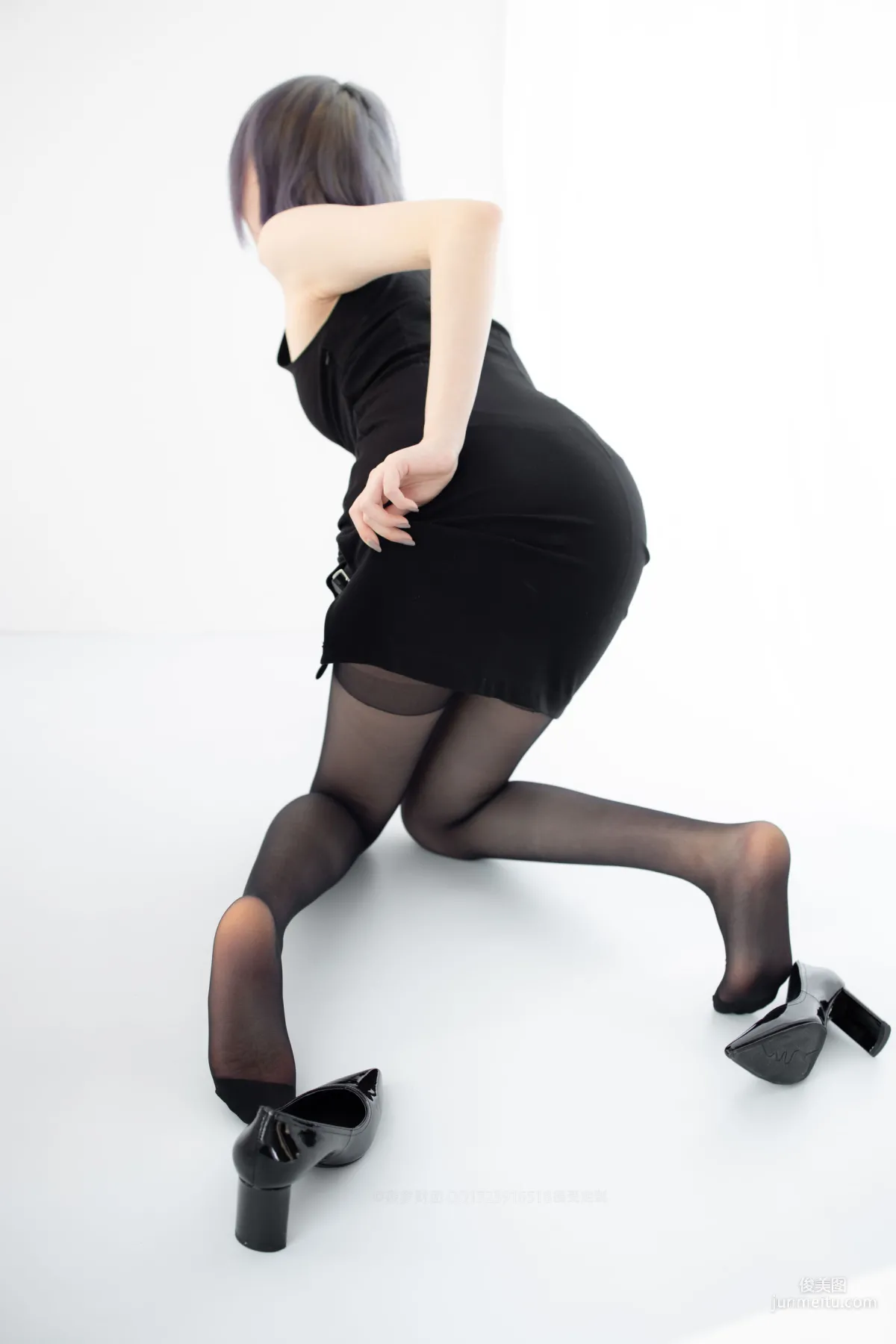 20D黑丝踩物 [森萝财团] [X-051] 写真集10