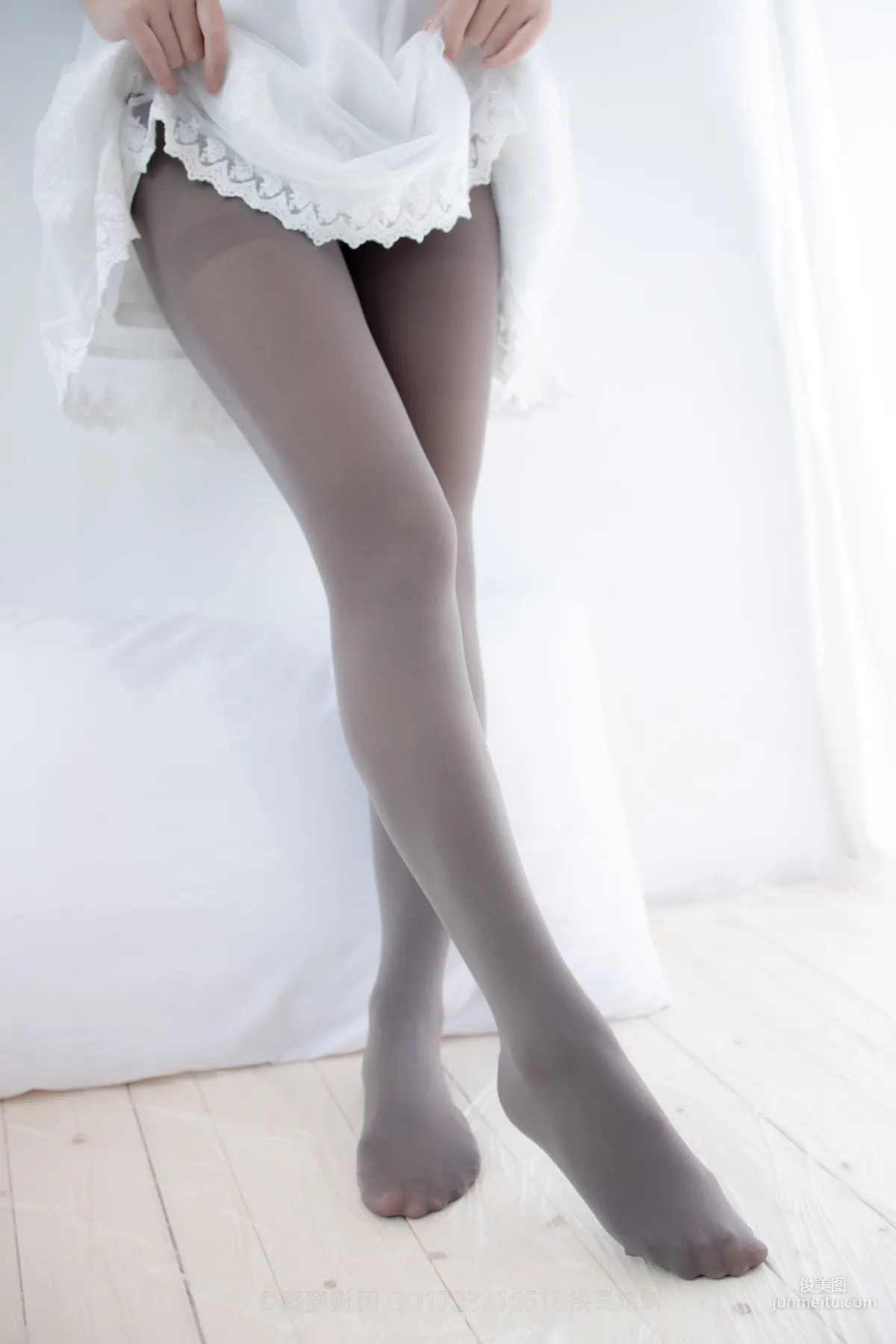 80D灰丝踩物 [森萝财团] [X-054] 写真集13