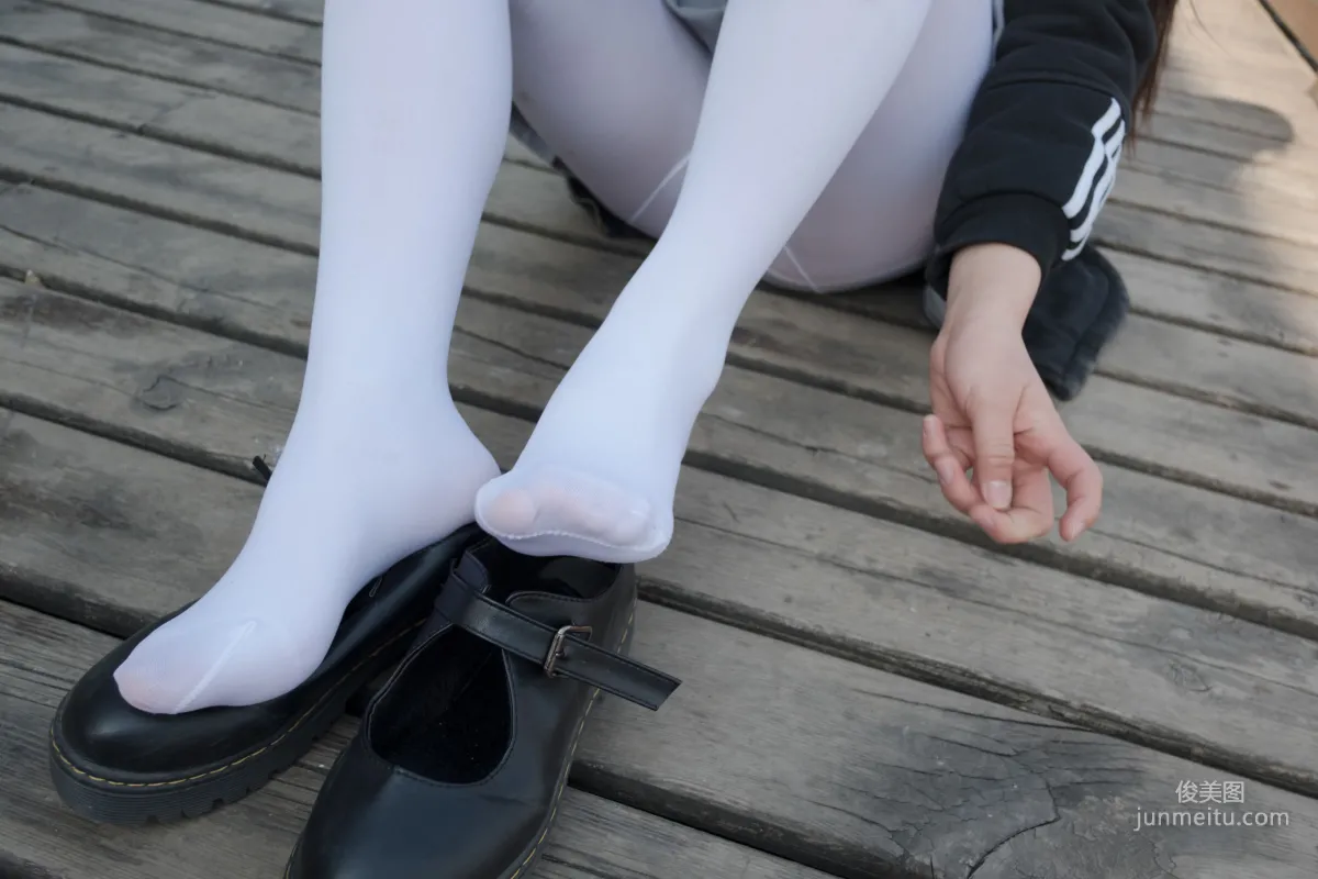 户外白丝萝莉丝足秀 [森萝财团] [BETA-012] 写真集25