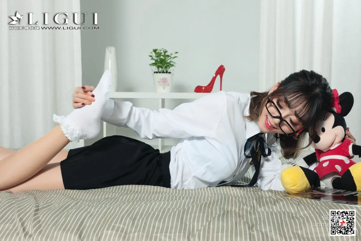 魚妹《短筒襪玉足》[麗櫃Ligui] 網絡麗人 寫真集 62