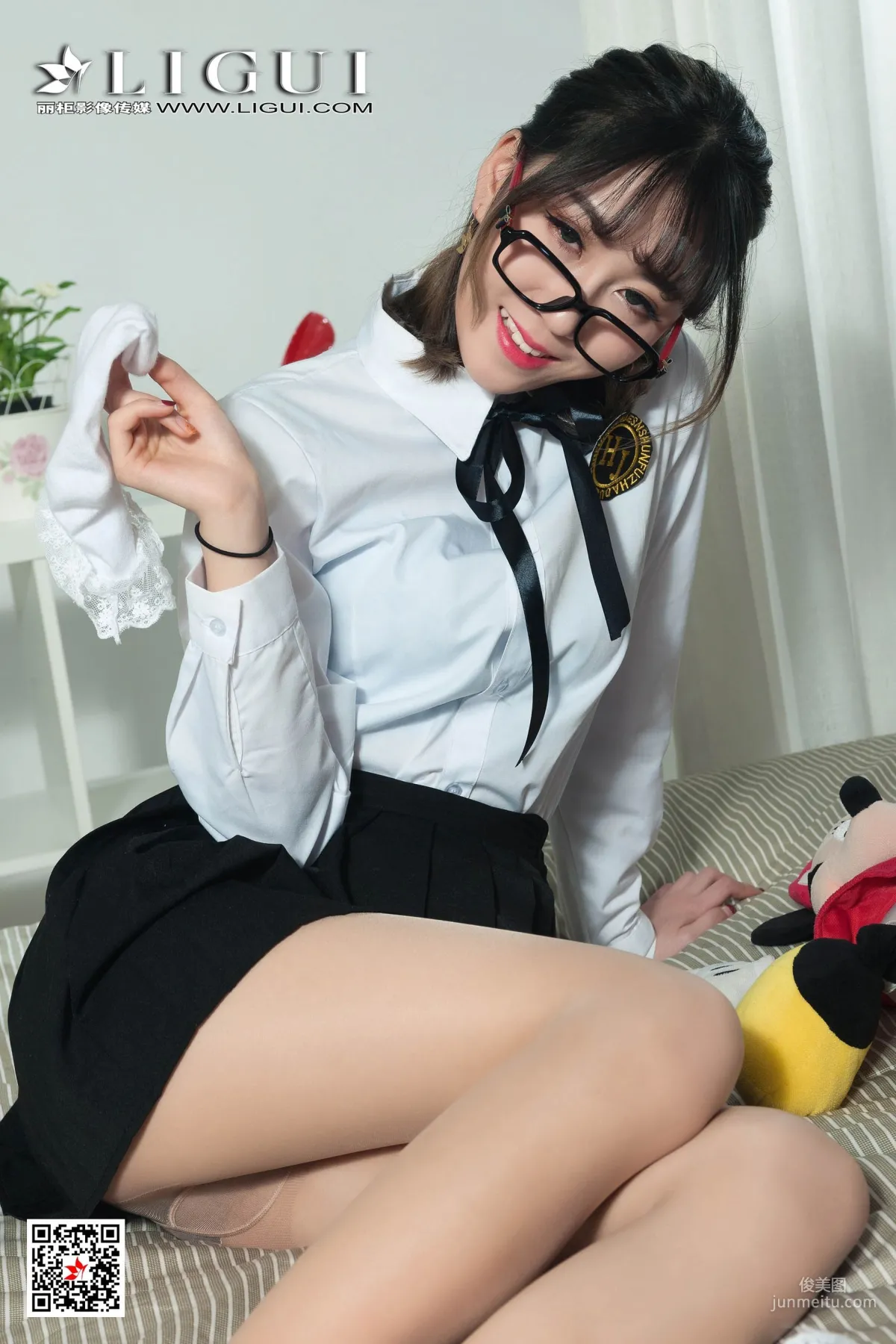 魚妹《短筒襪玉足》[麗櫃Ligui] 網絡麗人 寫真集 14