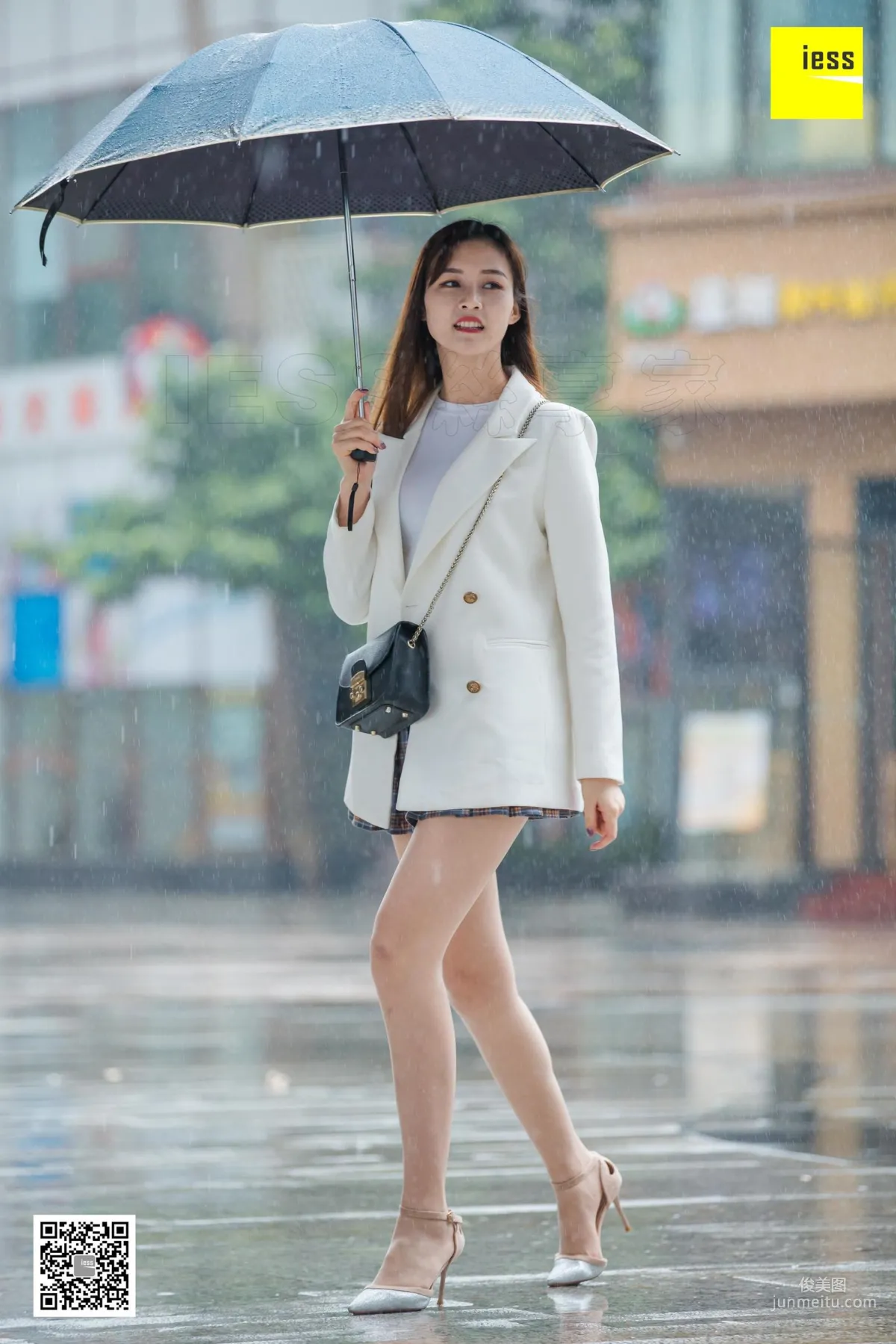 模特九妹 《雨中漫步》街拍美腿 [異思趣向IESS] 2