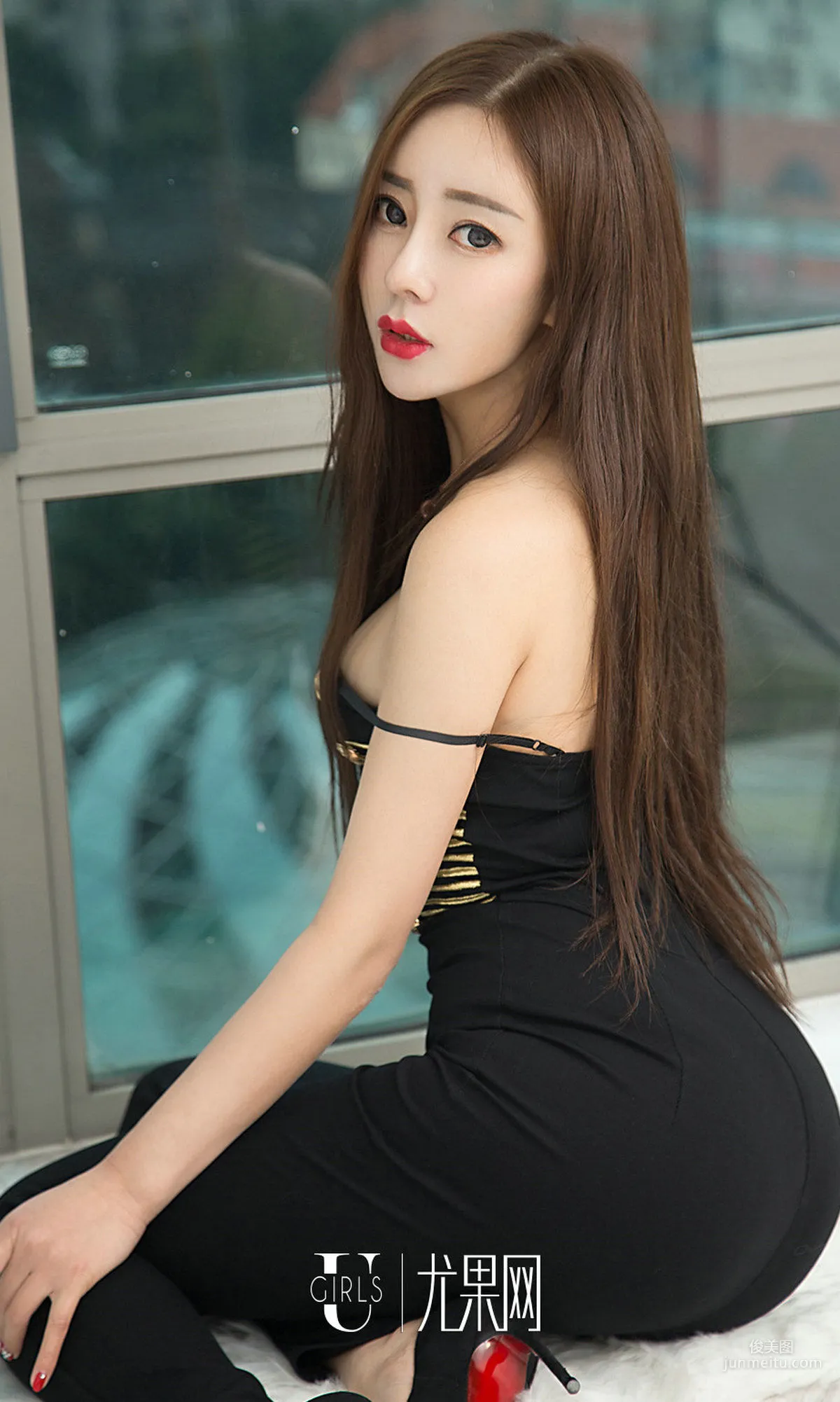 吴美溪 《罗曼蒂克的吻》 [尤果圈爱尤物] No.1399 写真集7