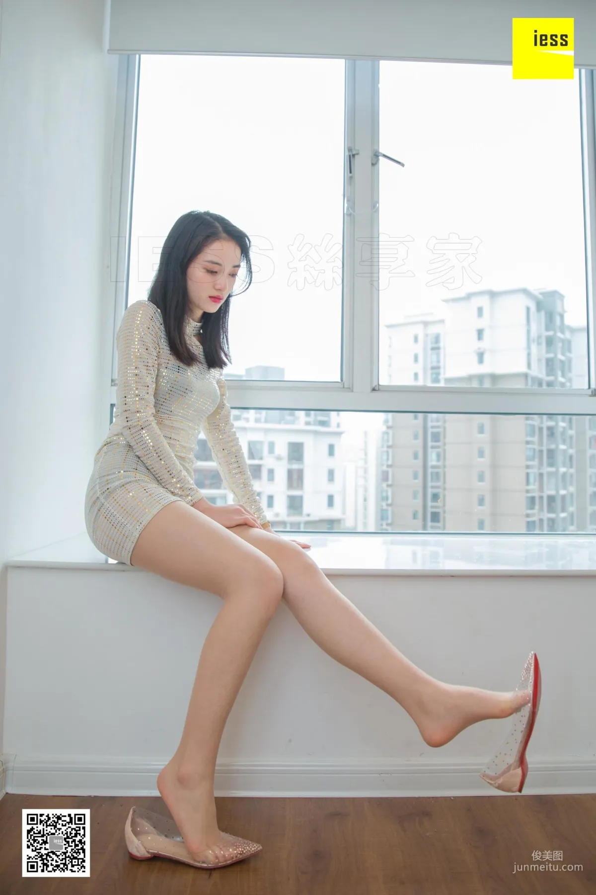 模特姗姗 《姗姗的透明平底鞋》絲足美腳 [異思趣向IESS] 寫真集 70