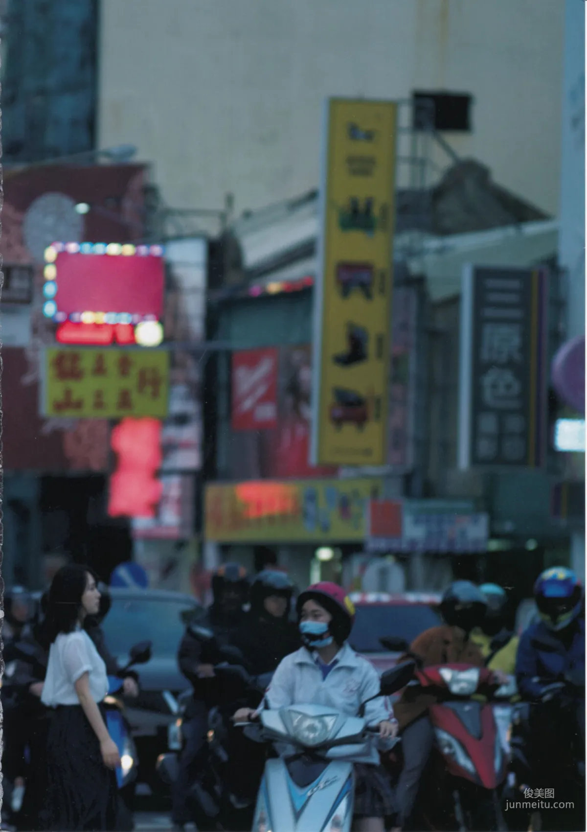 高橋朱裡 《曖昧な自分》 寫真集 20