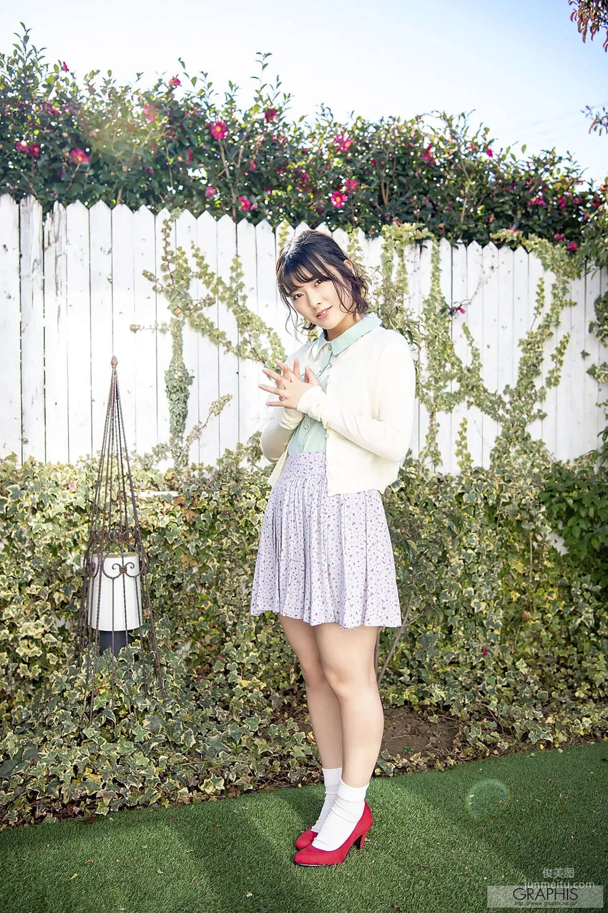 Hinata Koizumi 小泉ひなた(小泉日向) [Graphis] First Gravure 寫真集 1