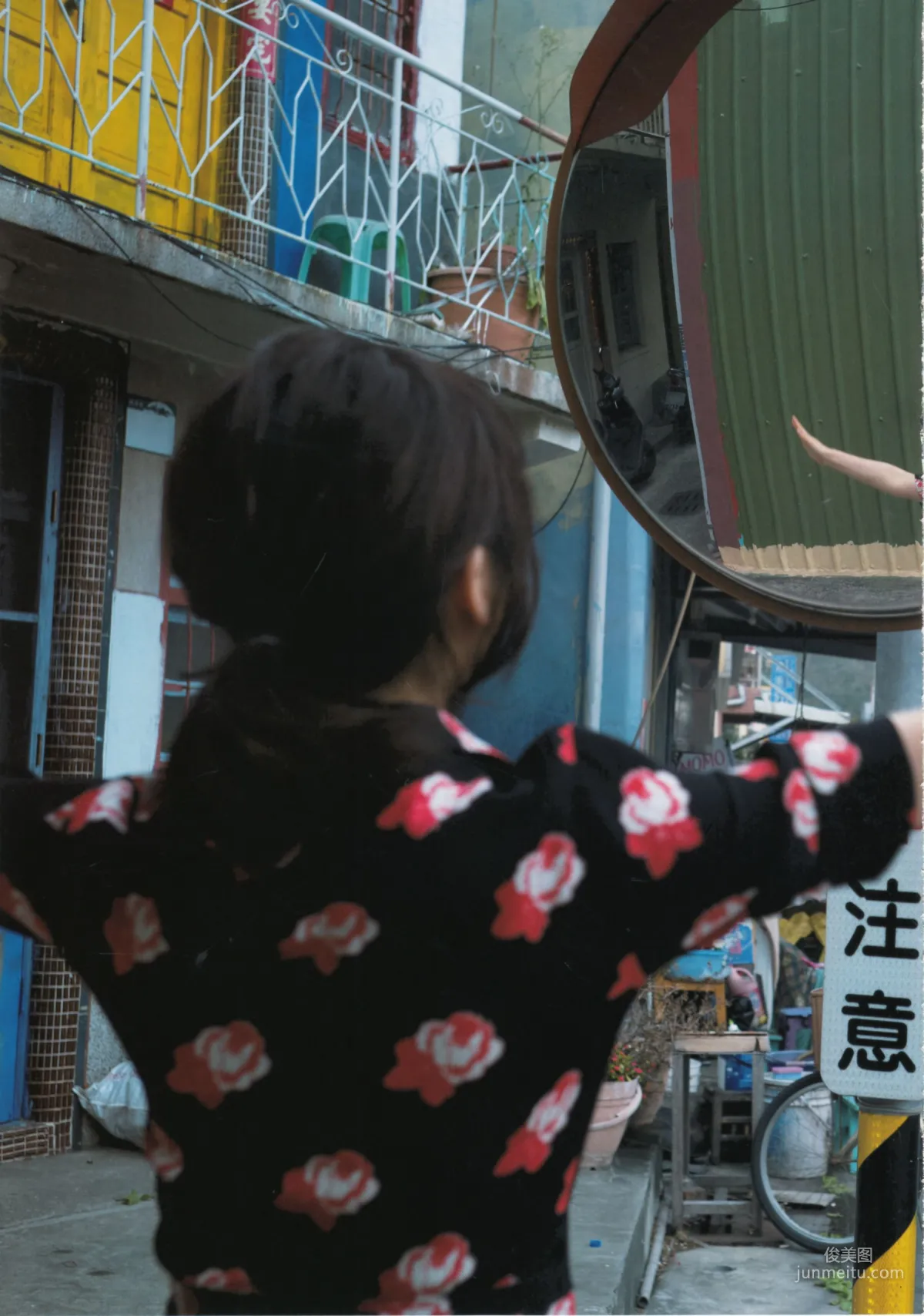 高橋朱裡 《曖昧な自分》 寫真集 27