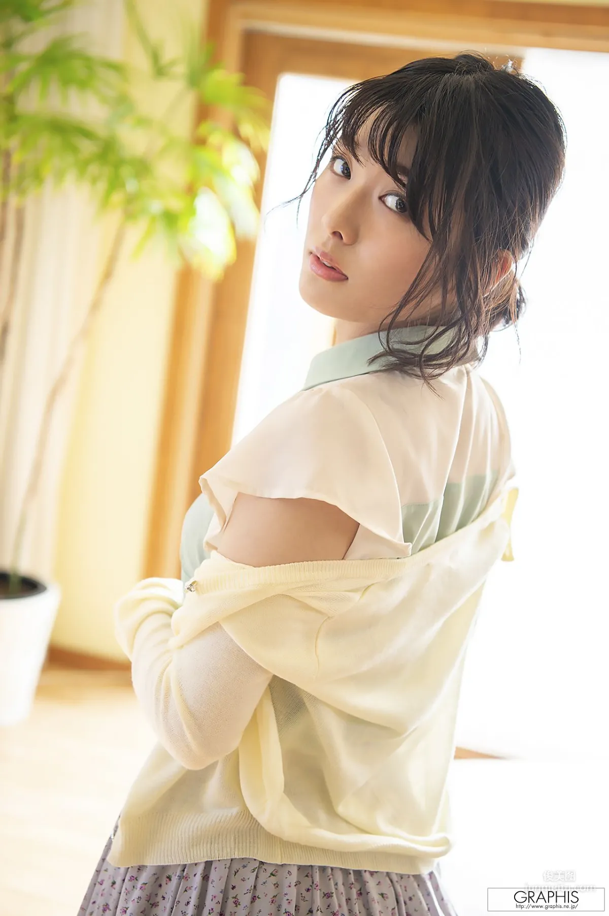 Hinata Koizumi 小泉ひなた(小泉日向) [Graphis] First Gravure 寫真集 10