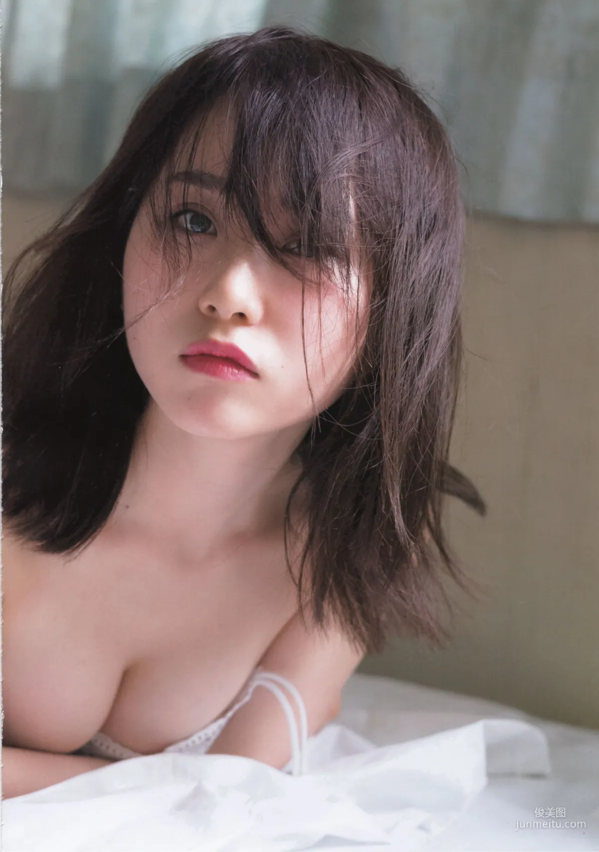 高橋朱裡 《曖昧な自分》 寫真集 100