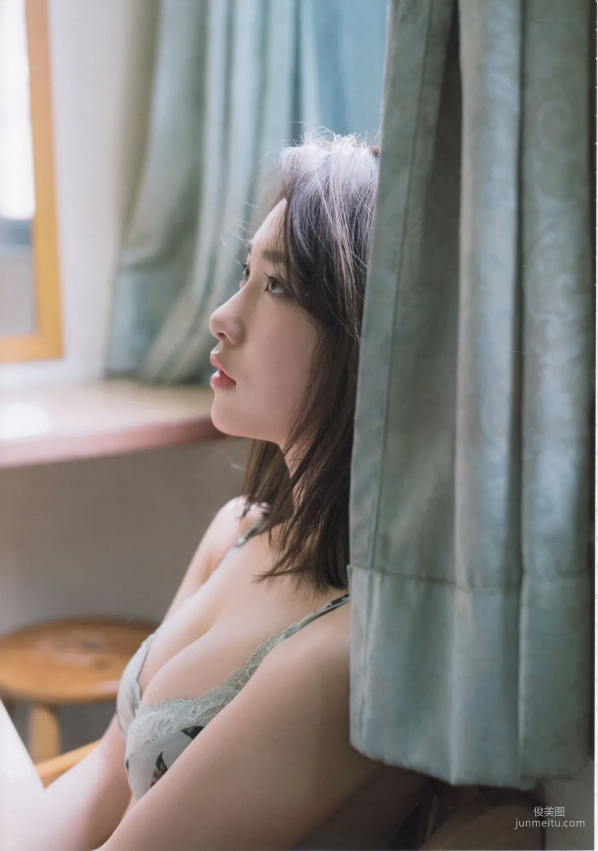 高橋朱裡 《曖昧な自分》 寫真集 70