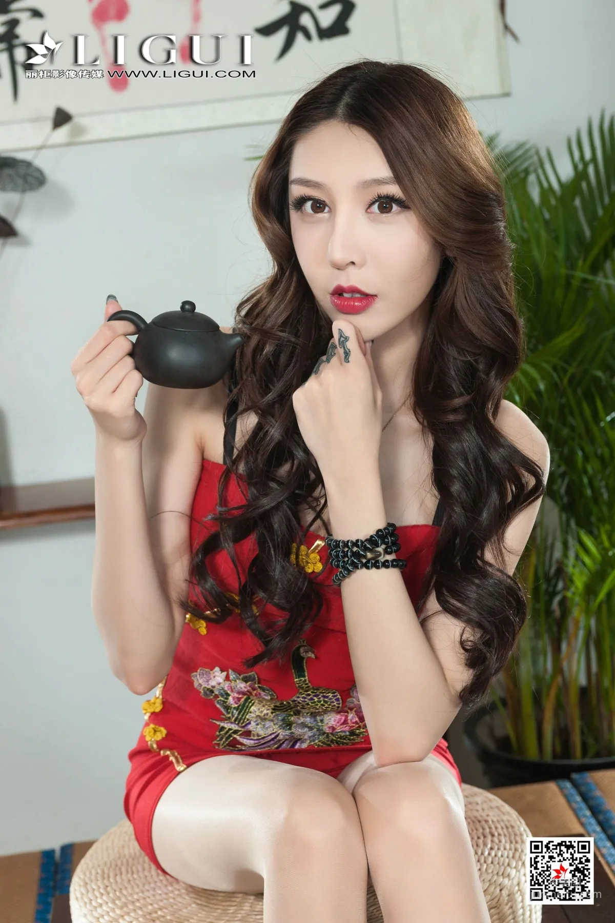 模特兔子《茶藝女神》 [麗櫃Ligui] 美腿絲足 寫真集 37