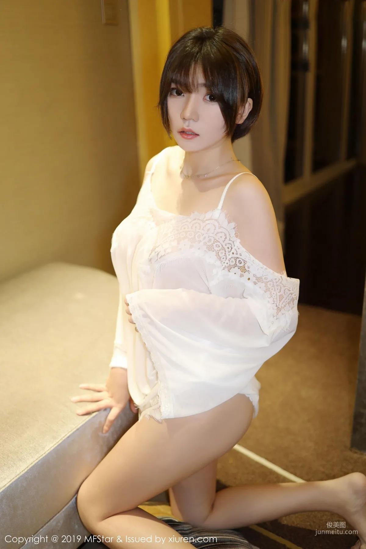 blueblue77/冷不丁《渾然天成的柔婉細膩美女》 [模範學院MFStar] Vol.183 寫真集 4