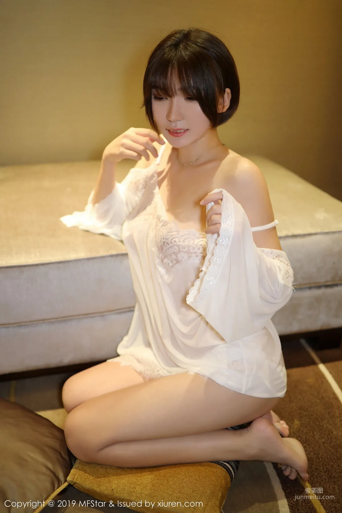 blueblue77/冷不丁《渾然天成的柔婉細膩美女》 [模範學院MFStar] Vol.183 寫真集 8