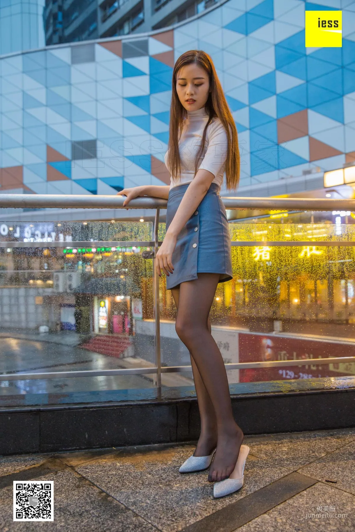 腿模九妹《夜色中的九妹》 [異思趣向IESS] 街拍美腿寫真集 50