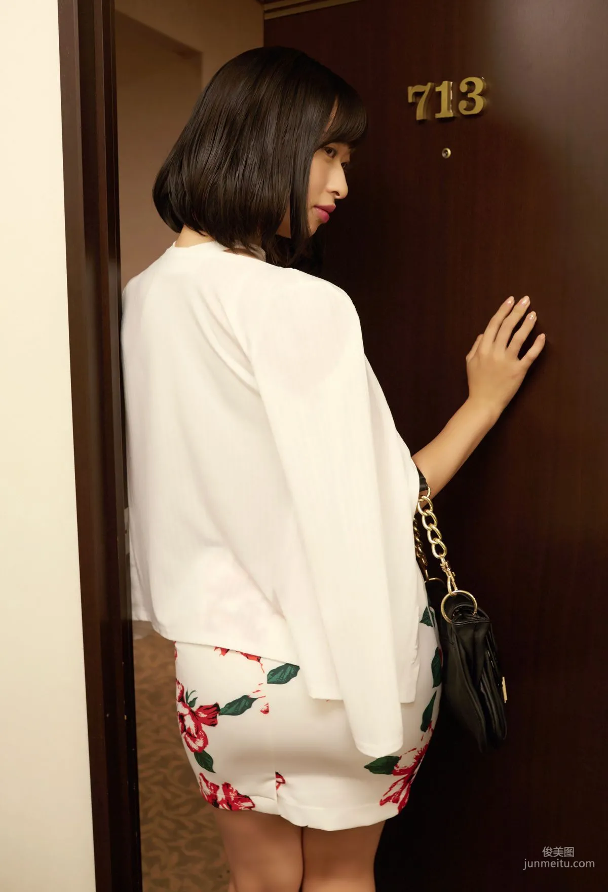 倉持由香《晝下がりの尻職人》寫真集 108
