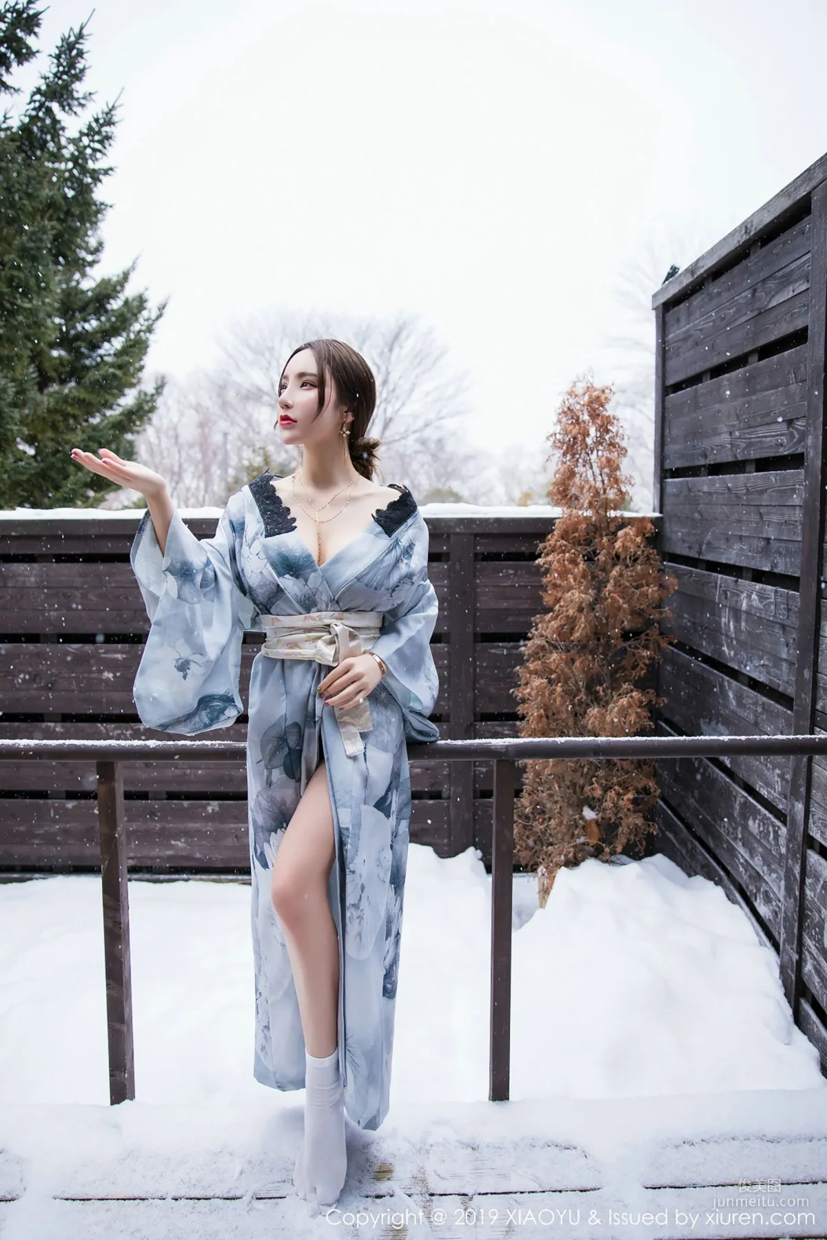 周于希Sandy《雪中有佳人》 [語畫界XIAOYU] Vol.007 寫真集 1