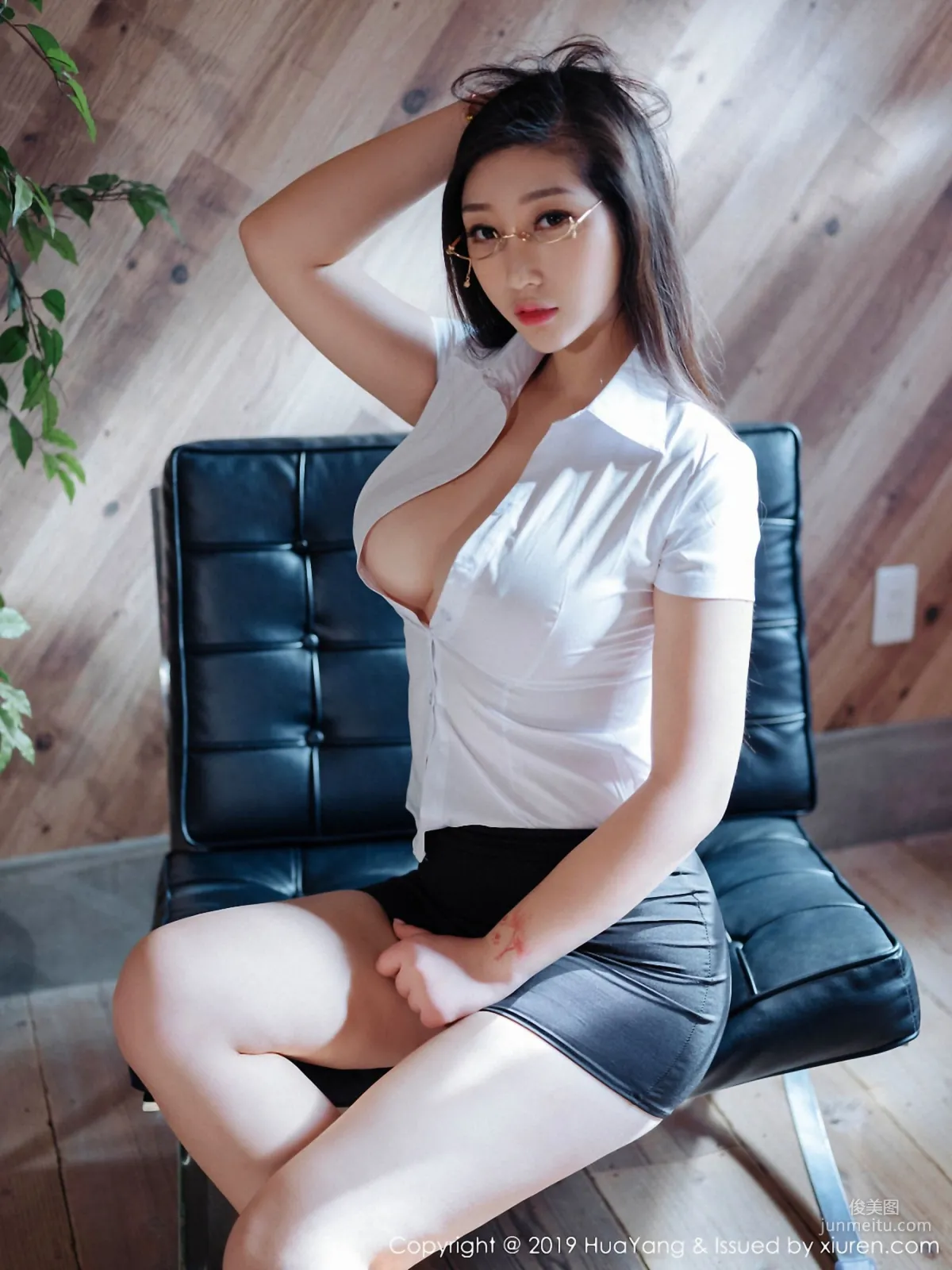 妲己_Toxic《白襯衫黑裙子的秘書角色扮演》[花漾HuaYang] Vol.129 寫真集 29