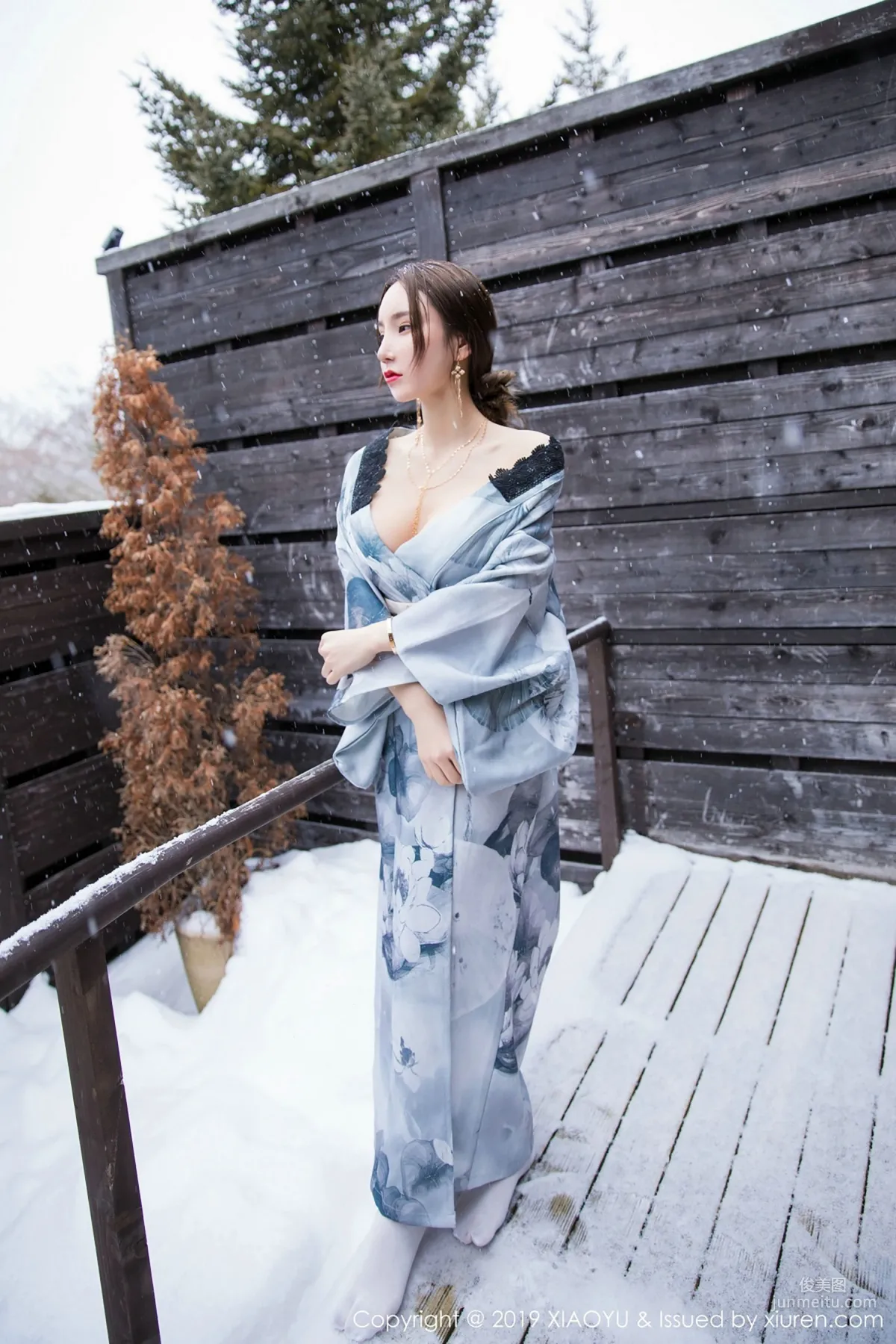 周于希Sandy《雪中有佳人》 [語畫界XIAOYU] Vol.007 寫真集 26