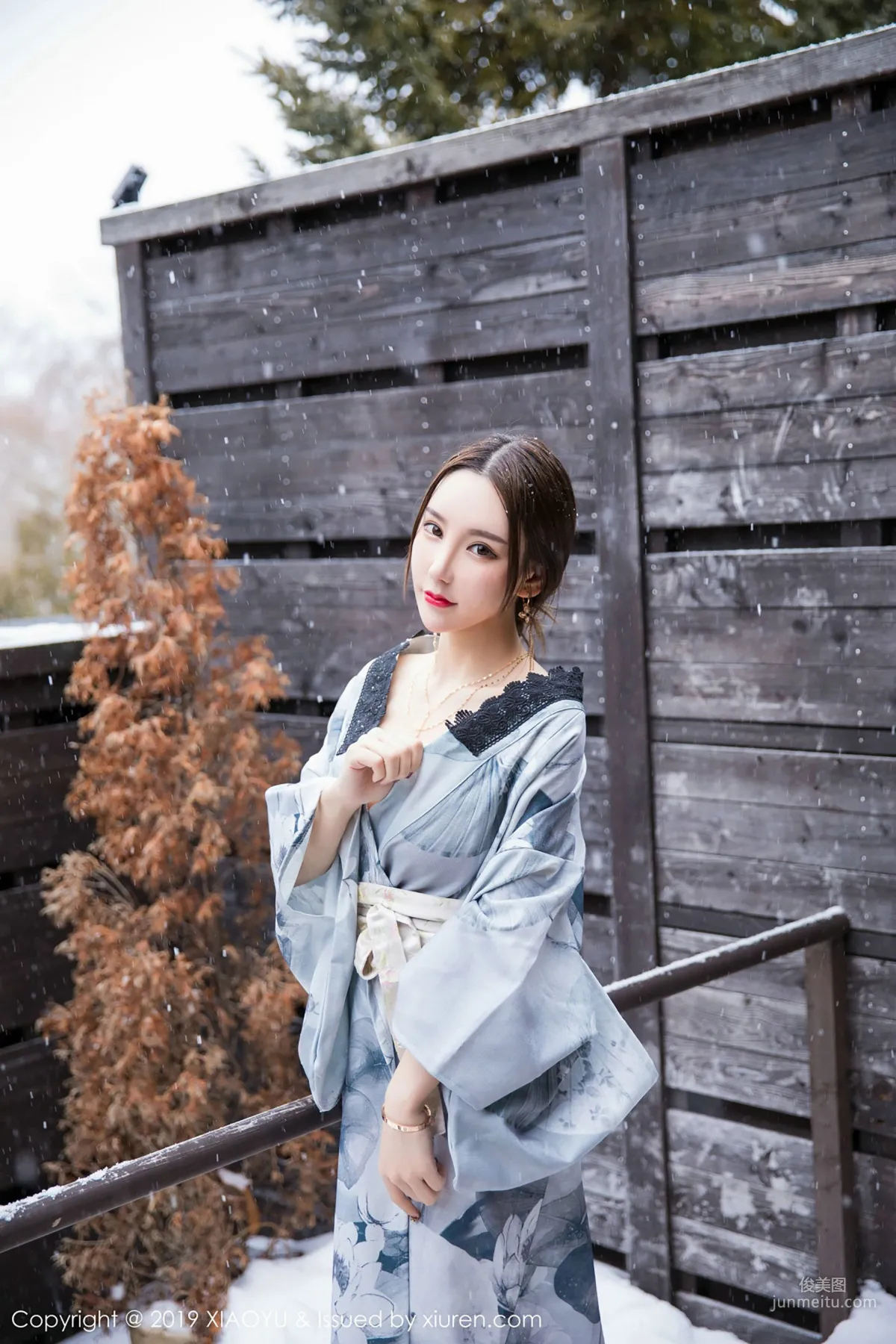周于希Sandy《雪中有佳人》 [語畫界XIAOYU] Vol.007 寫真集 27