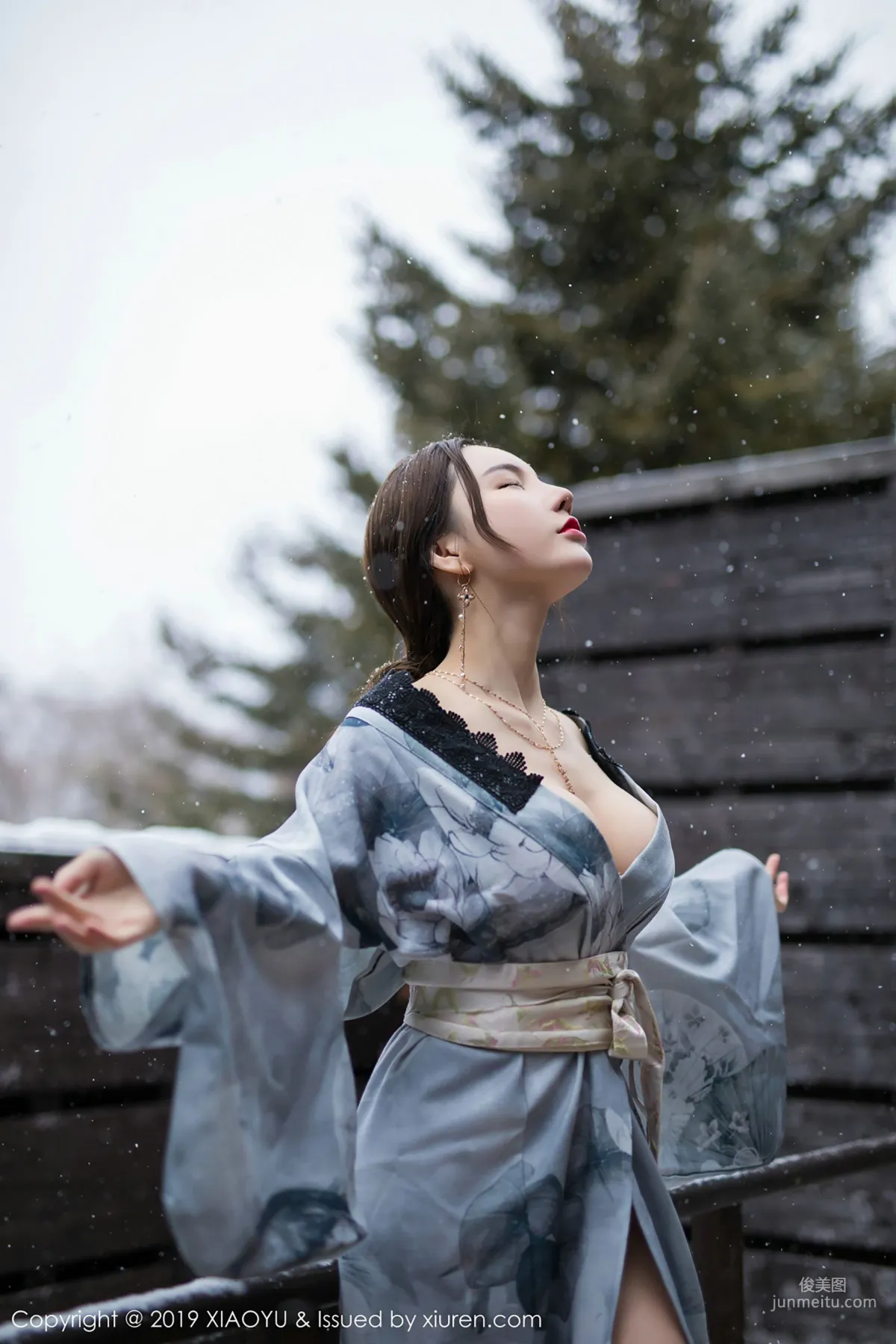 周于希Sandy《雪中有佳人》 [語畫界XIAOYU] Vol.007 寫真集 47