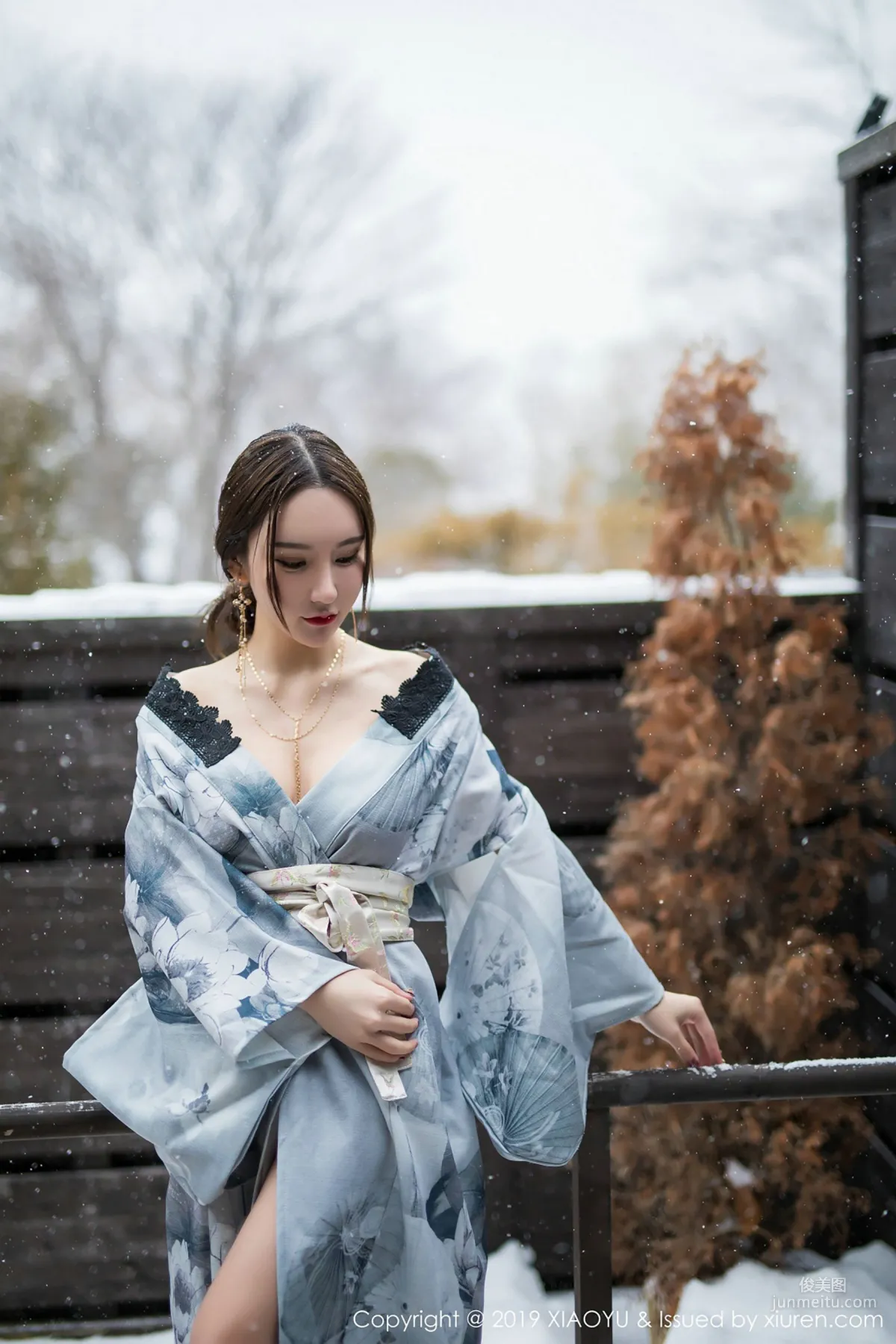 周于希Sandy《雪中有佳人》 [語畫界XIAOYU] Vol.007 寫真集 32