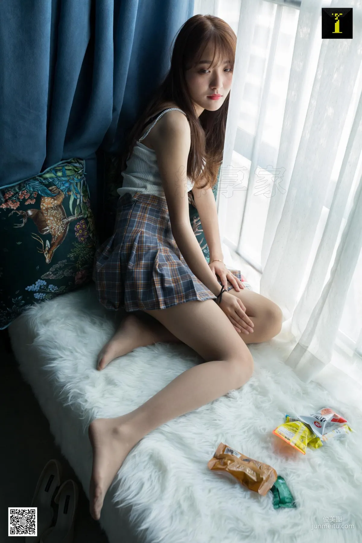 模特婉萍 《爱吃零食的婉萍》 [异思趣向IESS] 写真集11