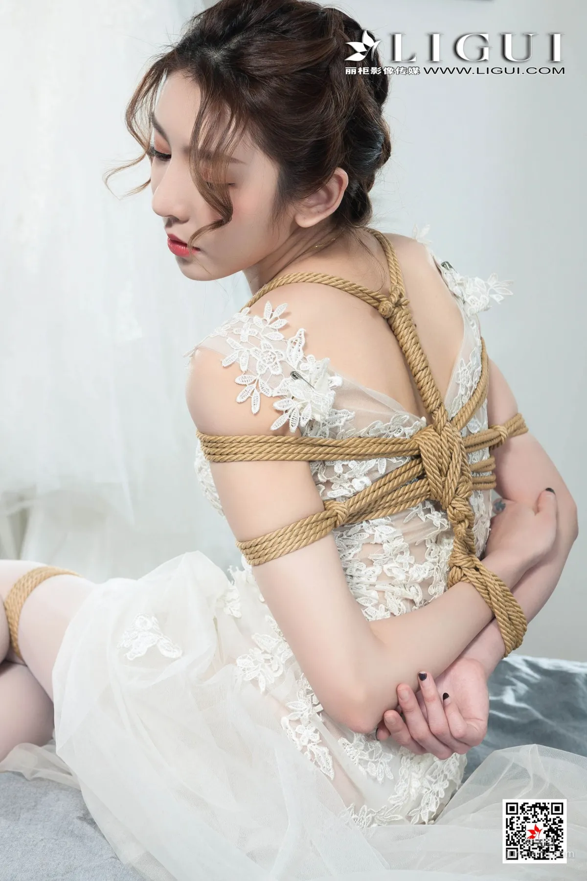 腿模兔子《婚紗白絲捆綁繩藝》 [麗櫃美束Ligui] 寫真集 24