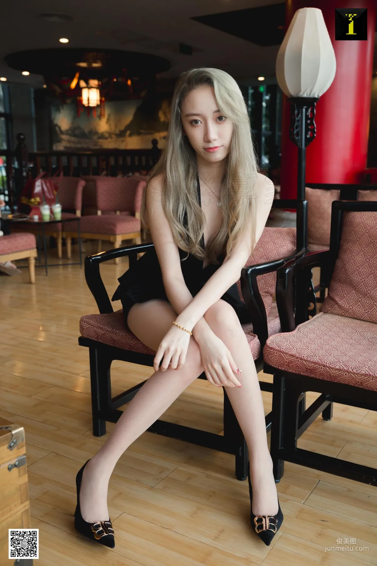 腿模乐乐 《乐乐的夏日美背》 [异思趣向IESS] 写真集9