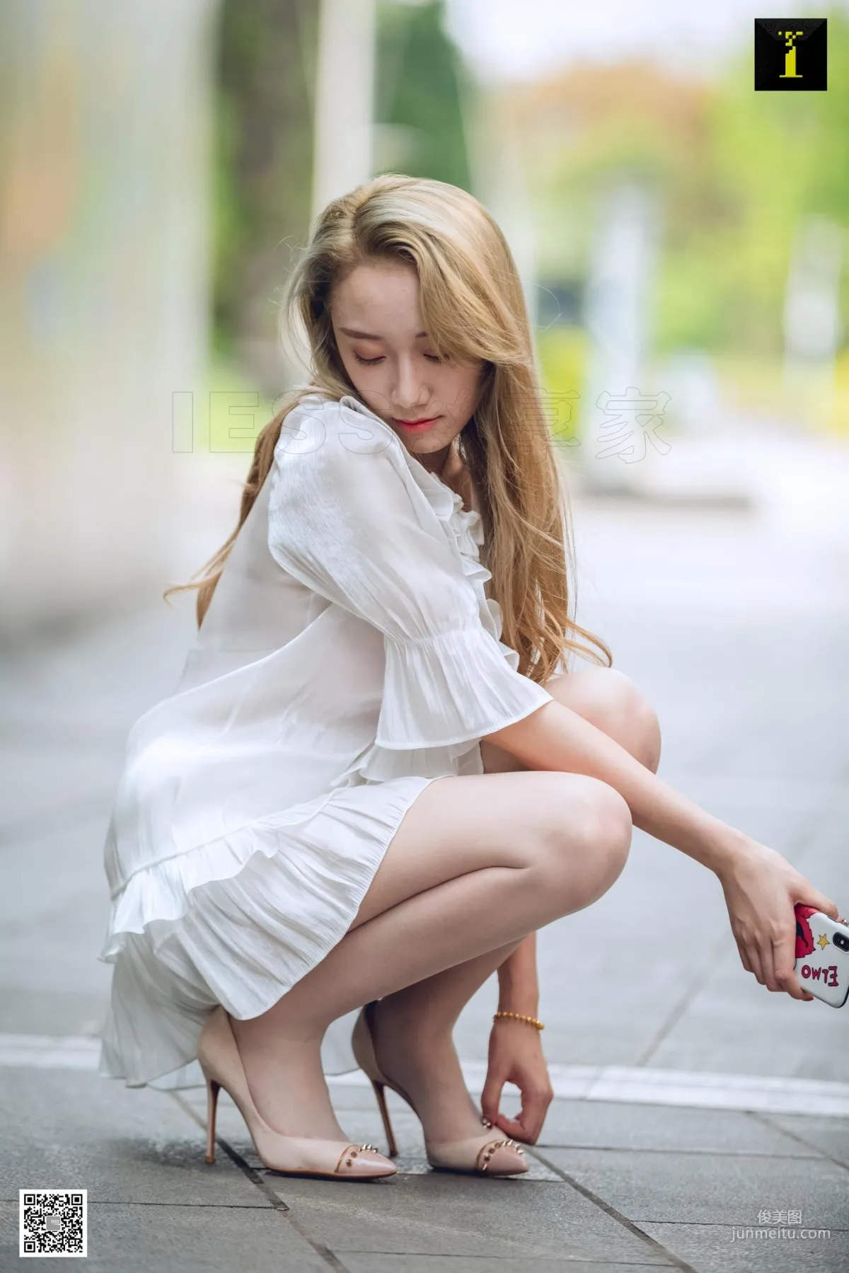 模特樂樂 《小豬佩奇我配你》 [異思趣向IESS] 街拍寫真集 48