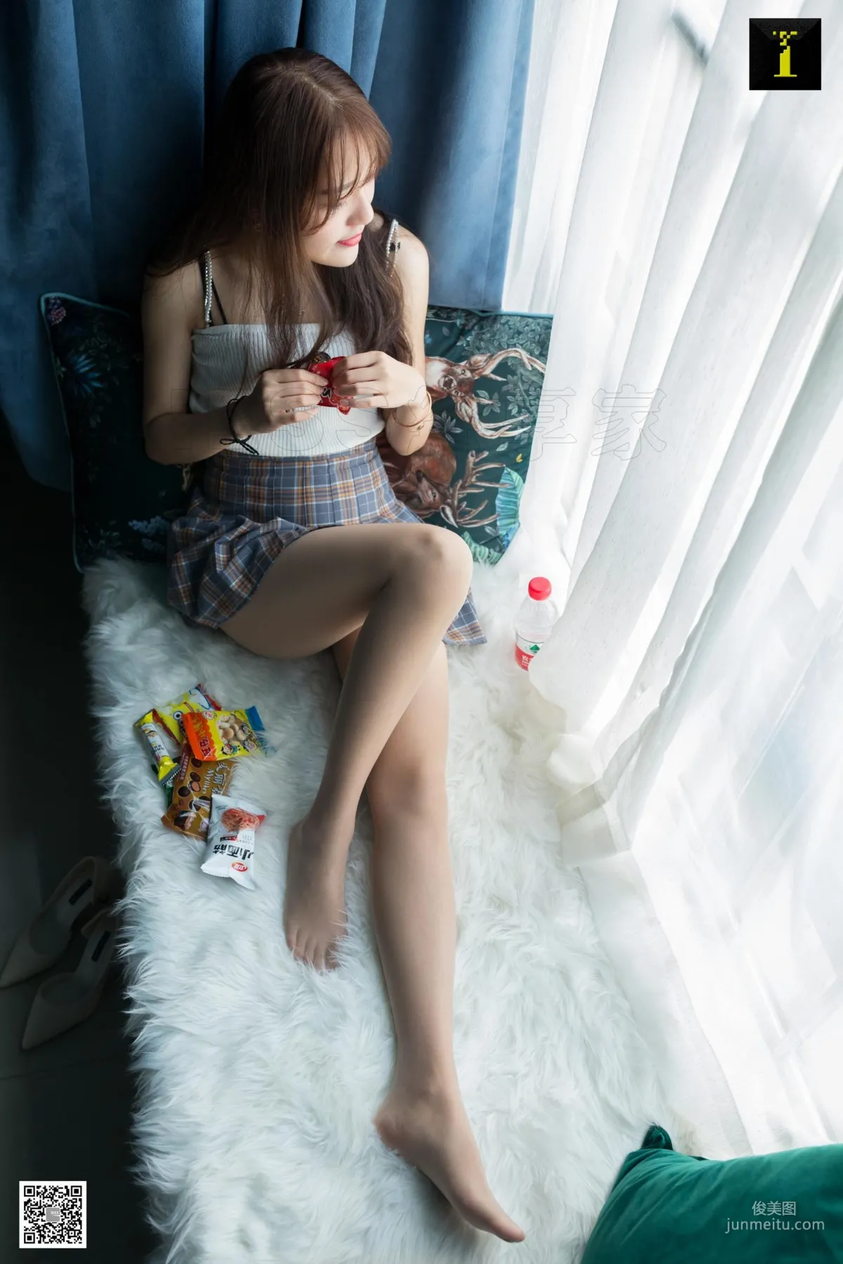 模特婉萍 《爱吃零食的婉萍》 [异思趣向IESS] 写真集1