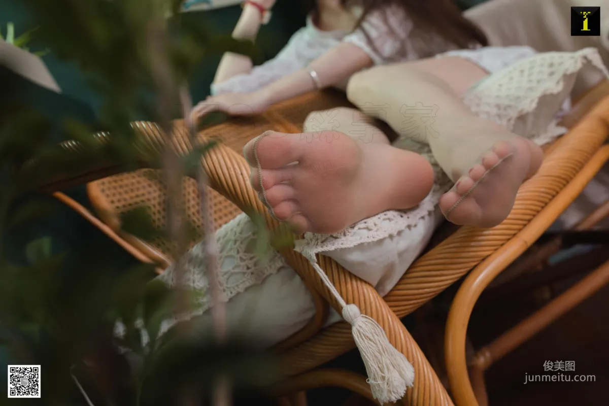 腿模佳佳 《佳佳 綠植 吉他》 [異思趣向IESS] 寫真集 37