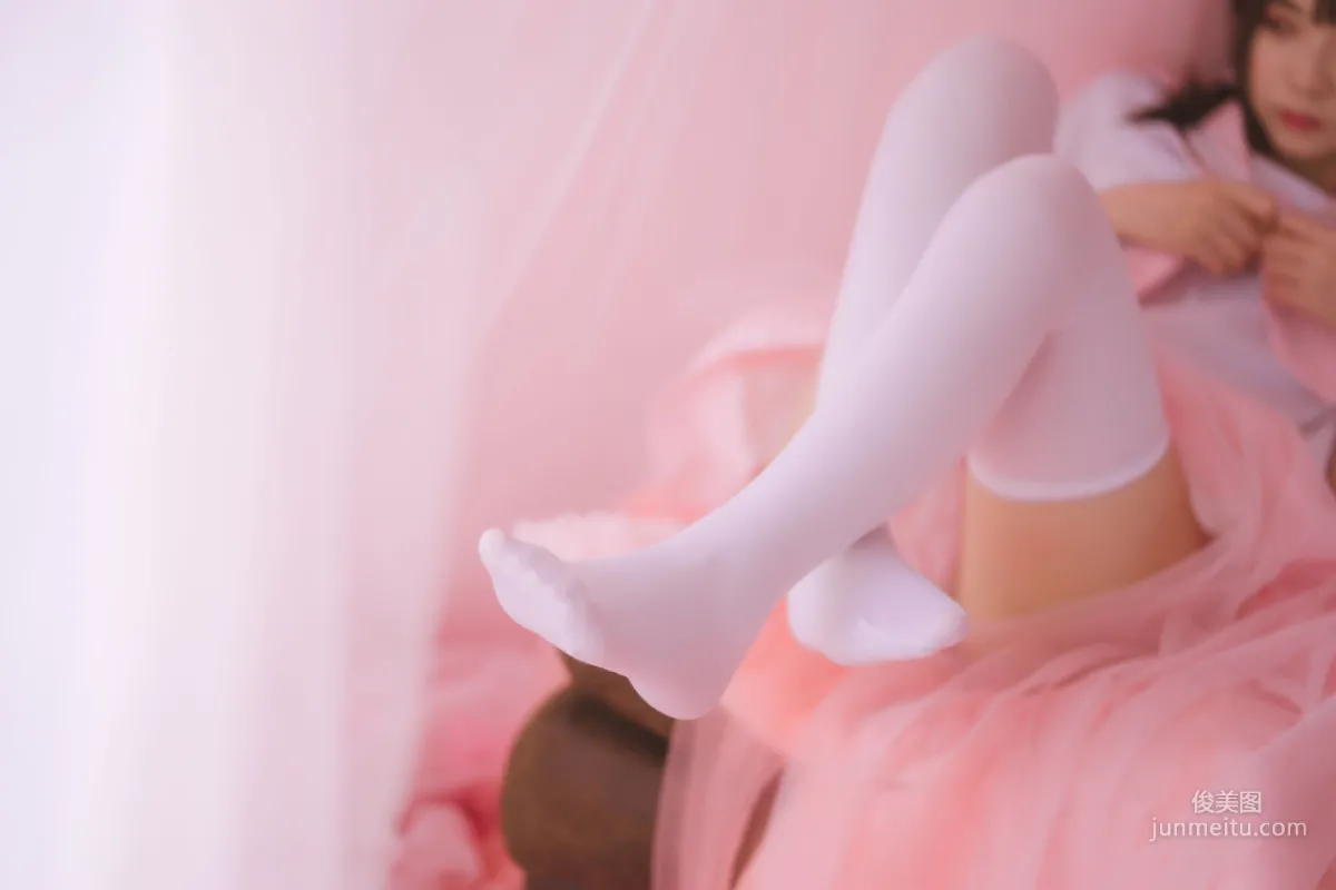 瘋貓ss《絲襪狂想曲(粉)》 [蘿莉COS] 寫真集 45