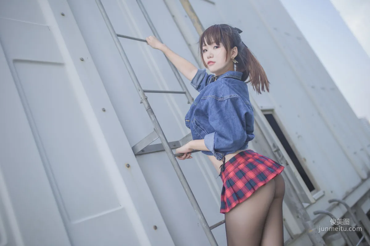 Yoko宅夏《紅色格子》 [蘿莉COS] 寫真集 9