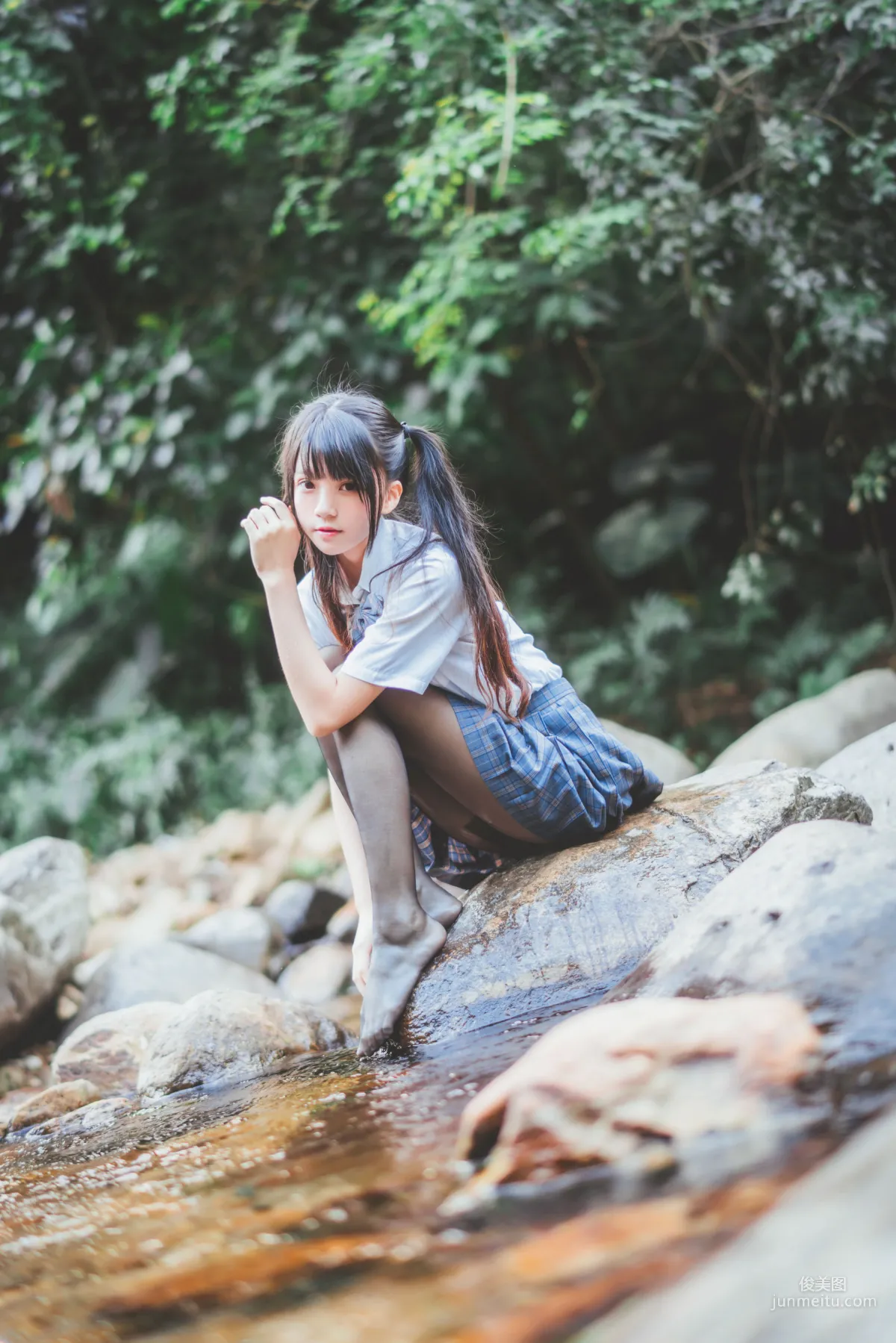 桜桃喵《校服少女COSPLAY濕身系列》 [蘿莉COS] 寫真集 30