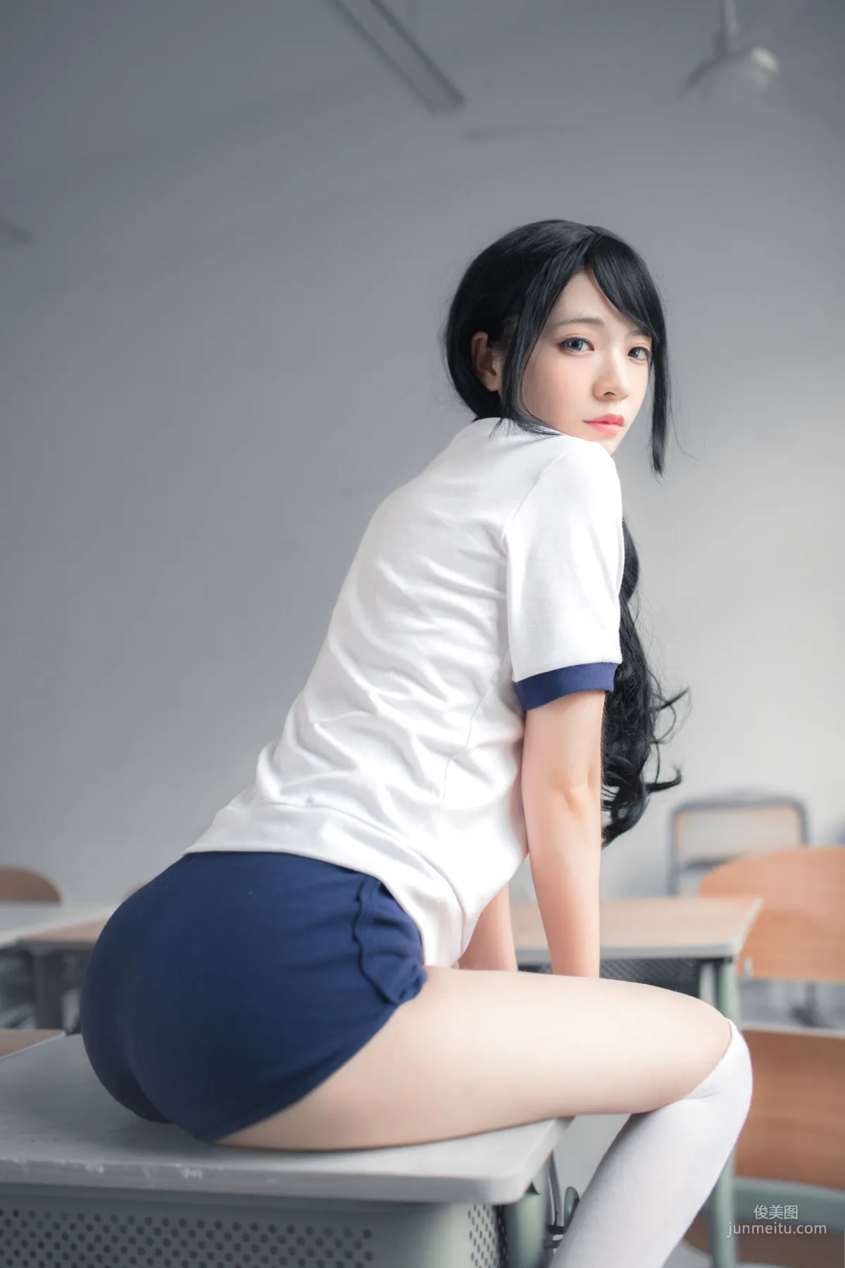 疯猫ss《体操服白丝》 [萝莉COS] 写真集13