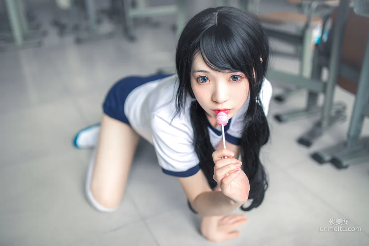 疯猫ss《体操服白丝》 [萝莉COS] 写真集43