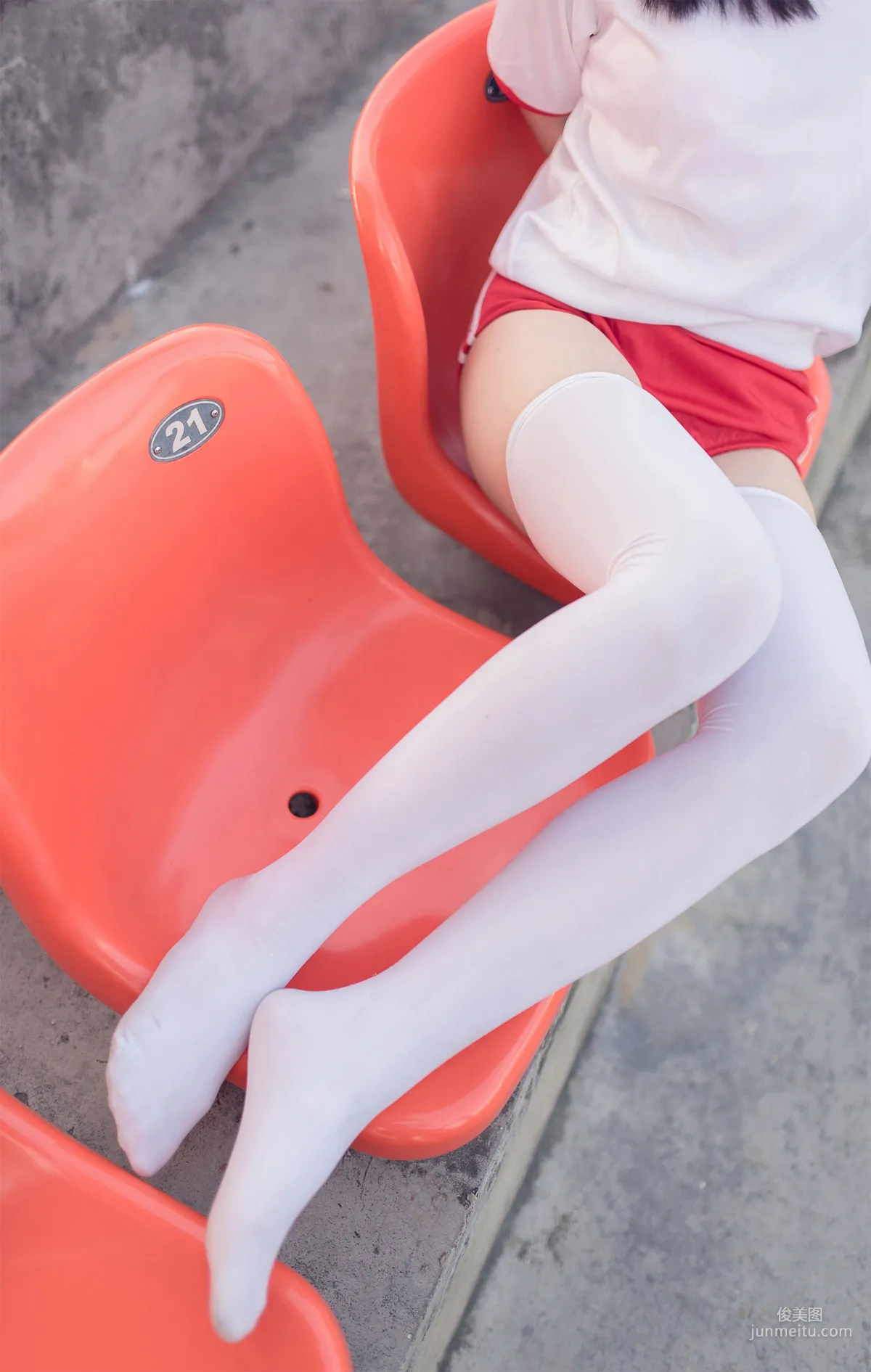 [風之領域] NO.112 運動場上的白絲體操服少女 寫真集 30