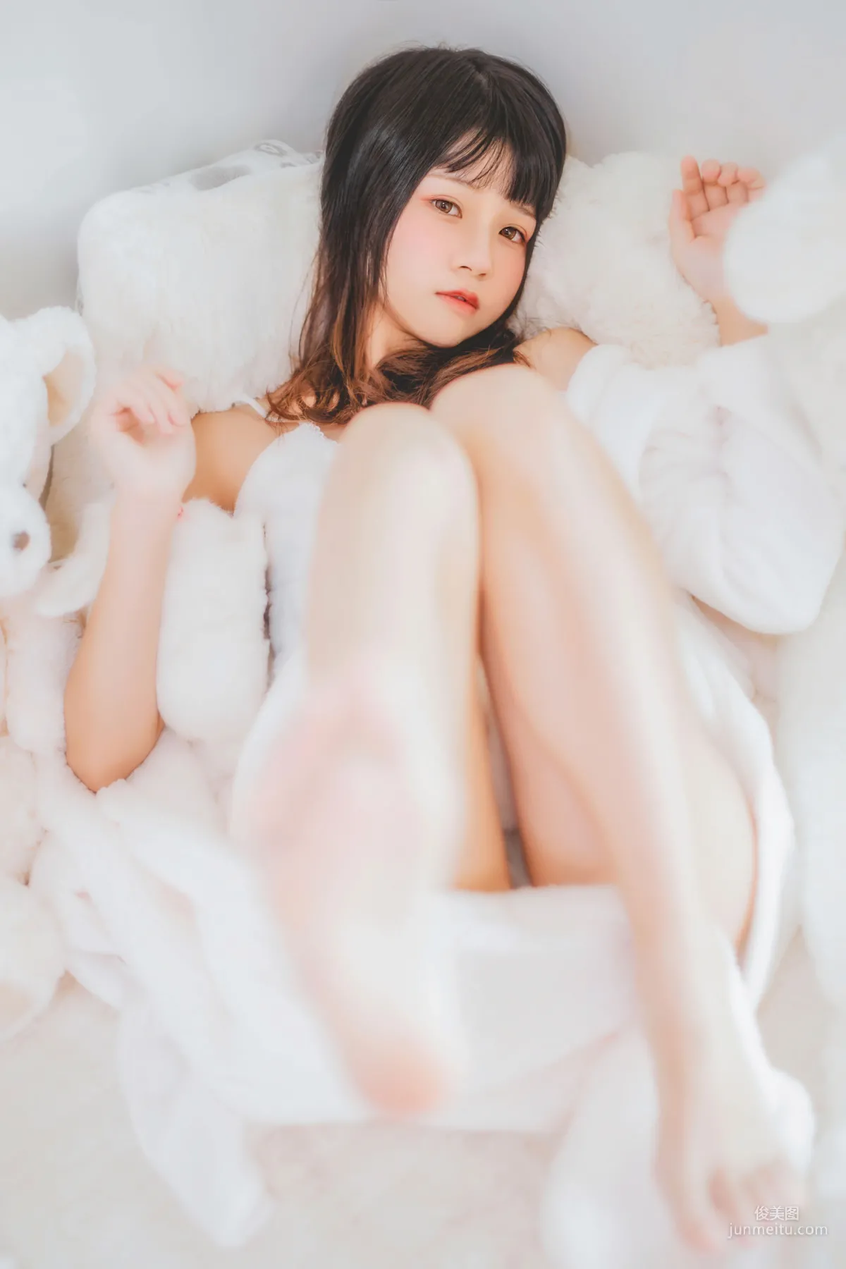 桜桃喵《冬眠》 [萝莉COS] 写真集21