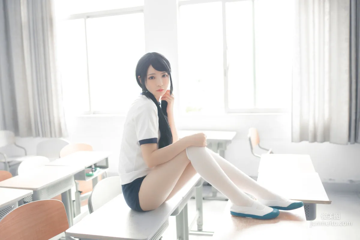 疯猫ss《体操服白丝》 [萝莉COS] 写真集17