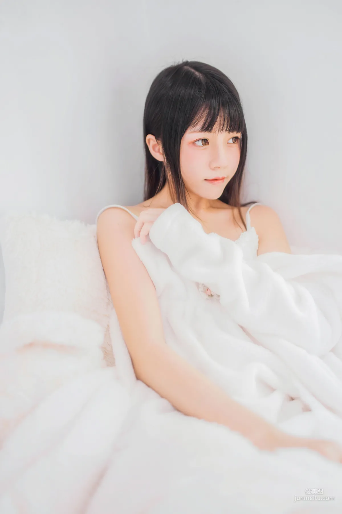 桜桃喵《冬眠》 [萝莉COS] 写真集4
