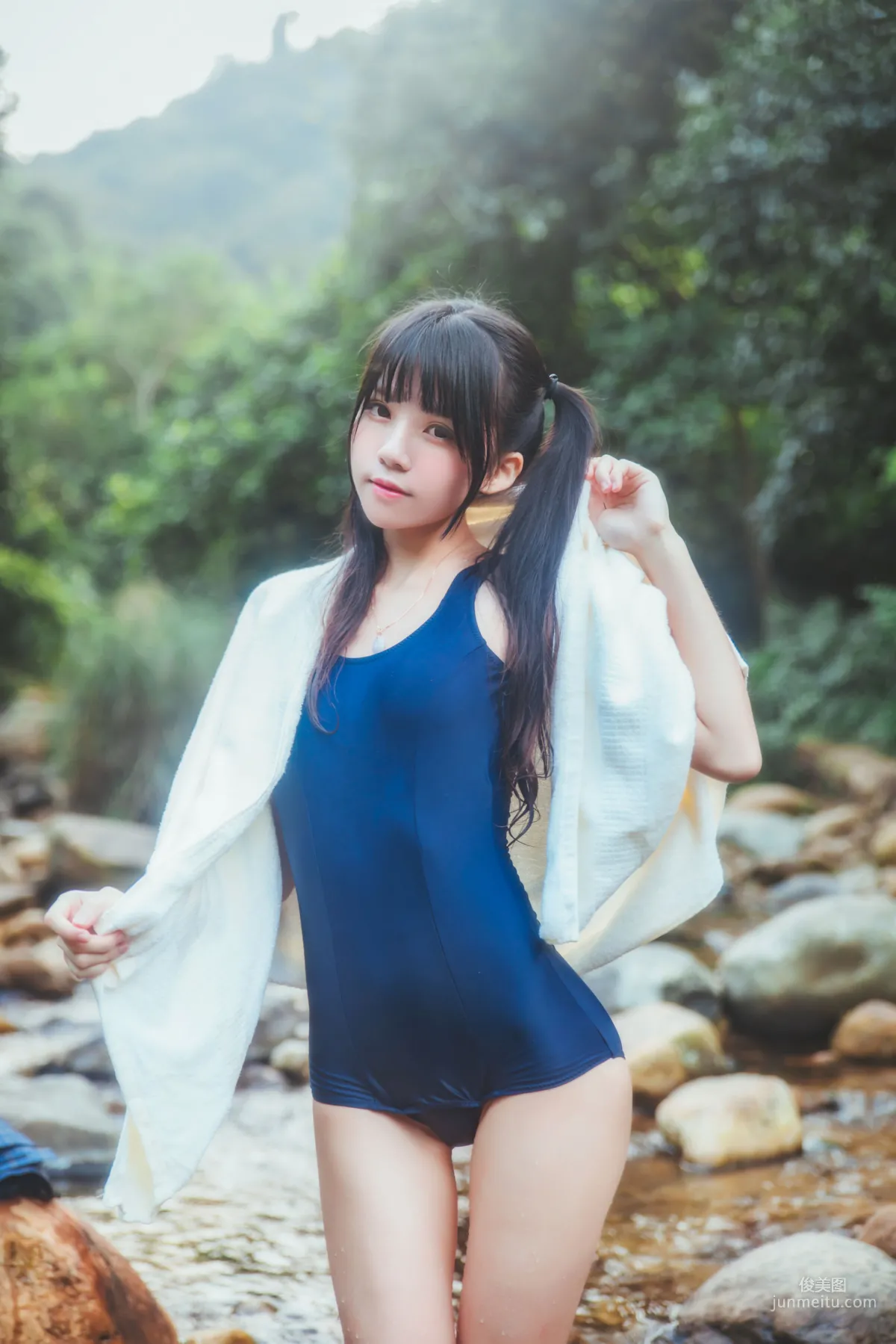 桜桃喵《校服少女COSPLAY濕身系列》 [蘿莉COS] 寫真集 34