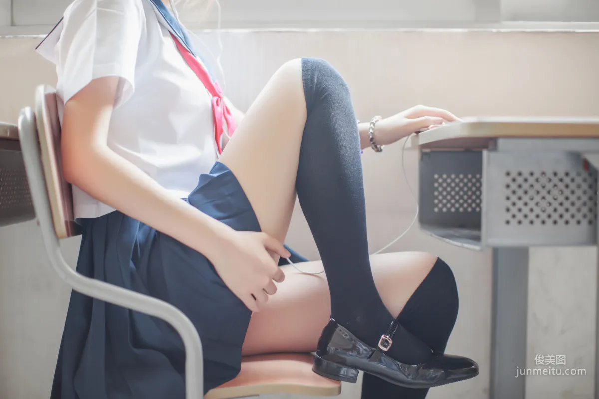 瘋貓ss《同桌的水手服》 [蘿莉COS] 寫真集 22
