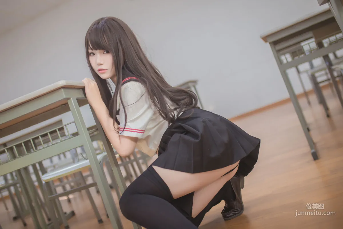 Yoko宅夏《黑丝JK》 [萝莉COS] 写真集37