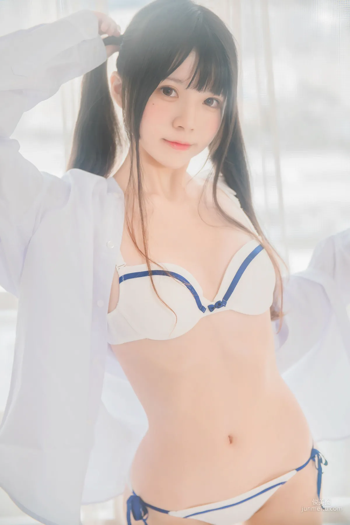 桜桃喵 《白衬衫双马尾》 [萝莉COS] 写真集1