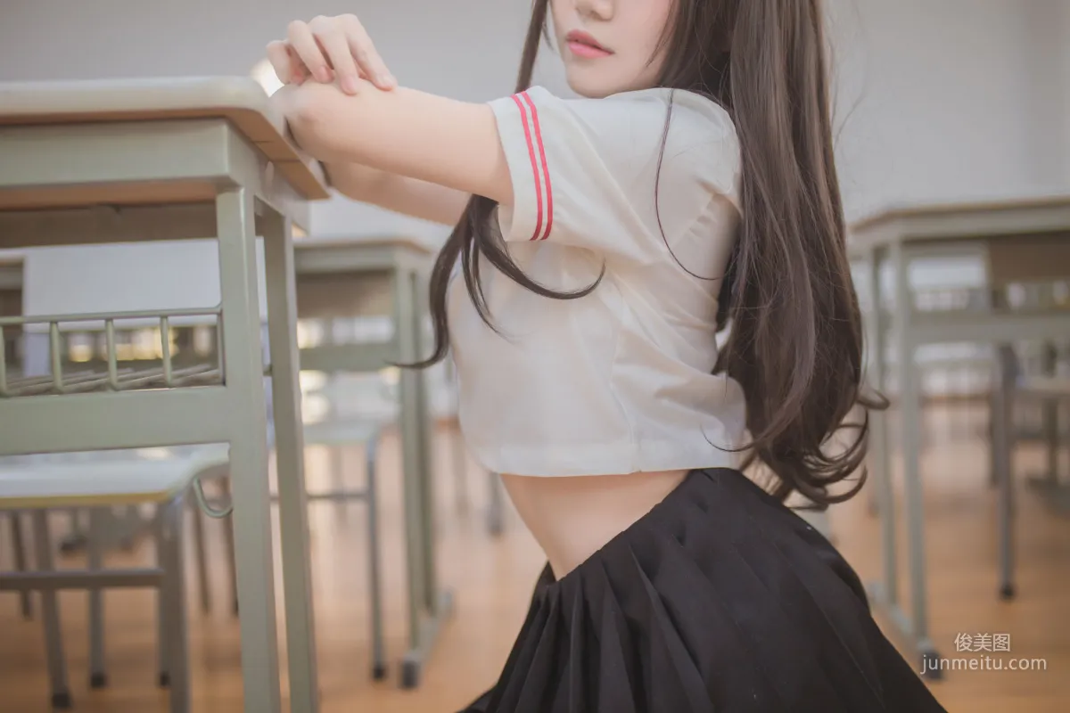 Yoko宅夏《黑丝JK》 [萝莉COS] 写真集38