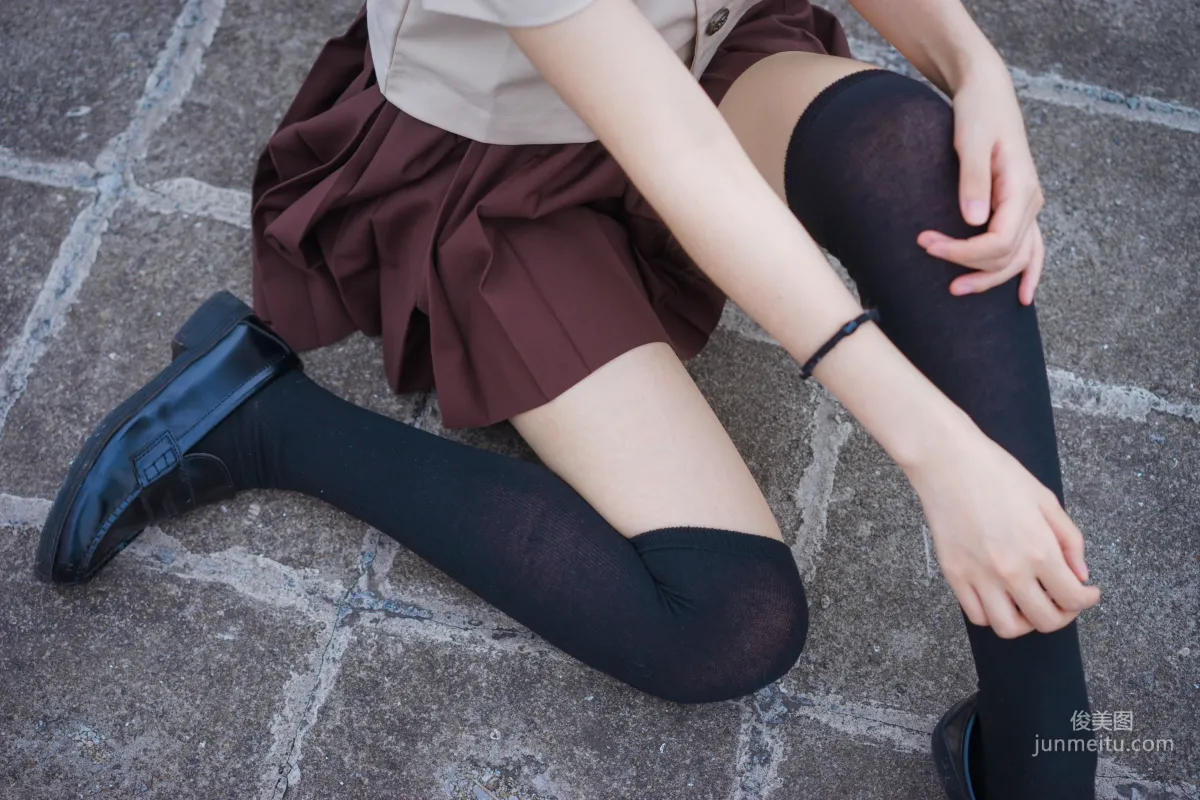 瘋貓ss《絲襪狂想曲(傘)》 [蘿莉COS] 寫真集 24