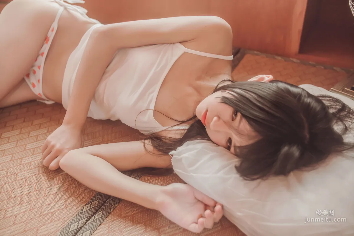 桜桃喵《小背心換水手服》 [蘿莉COS] 寫真集 14