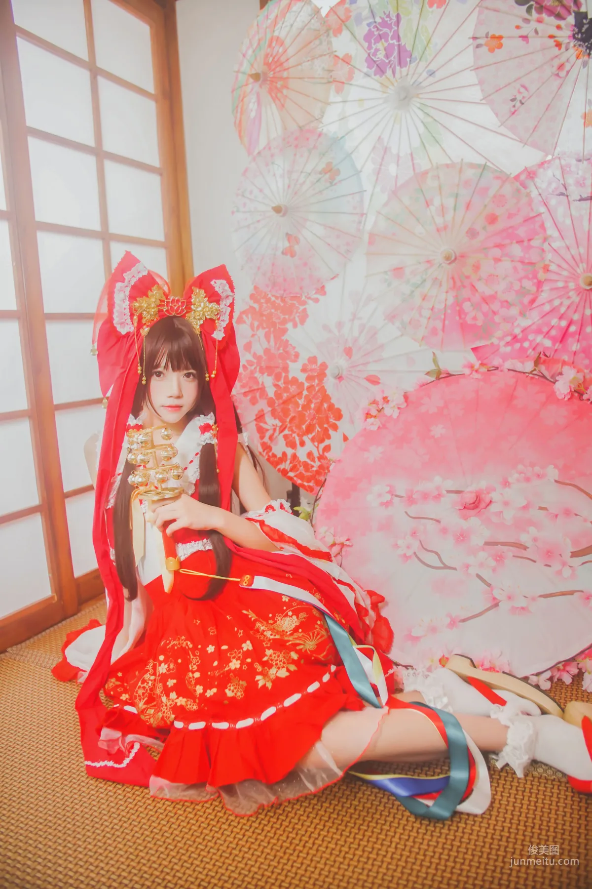 桜桃喵《靈夢 新年快樂》 [蘿莉COS] 寫真集 13